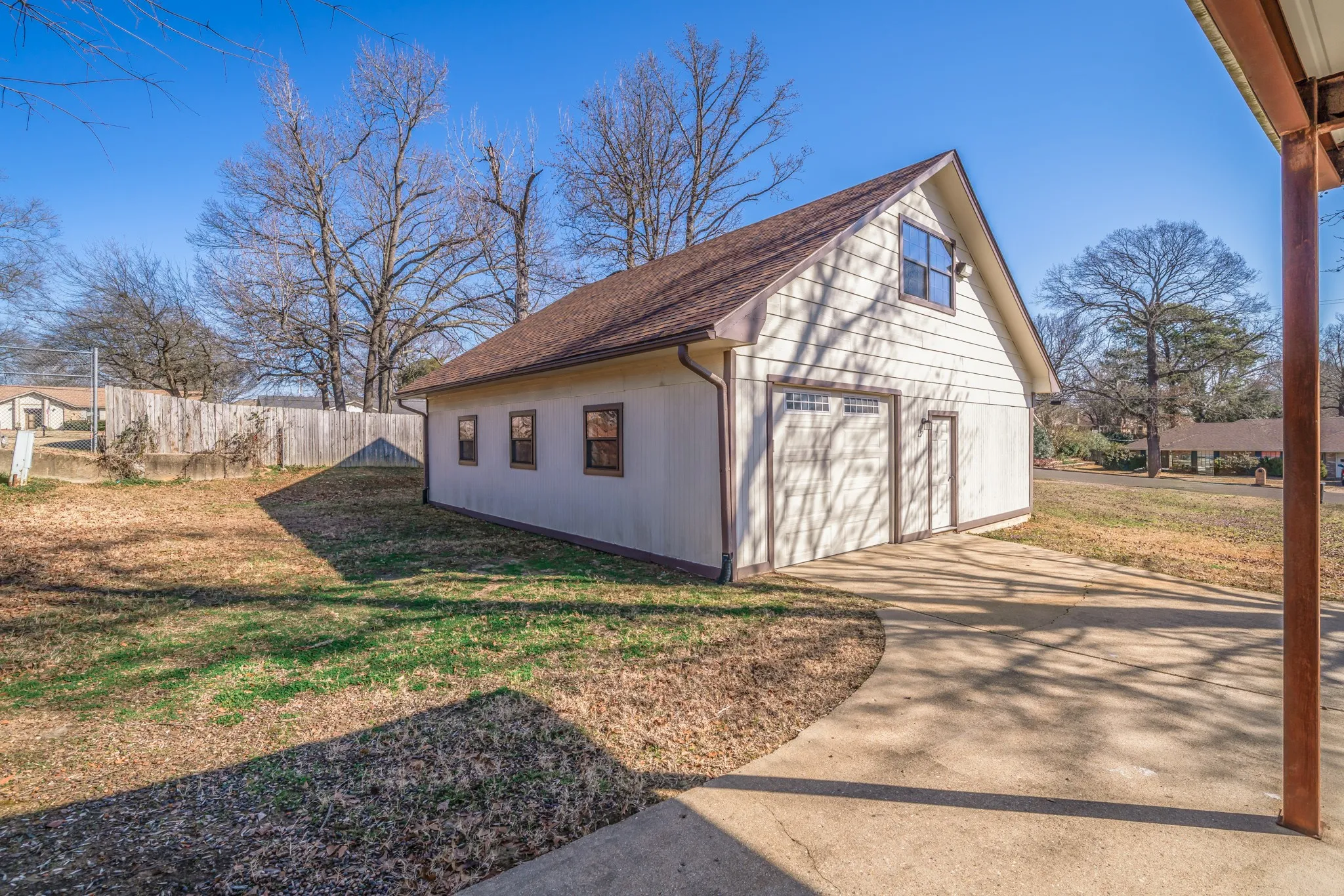 Single Family Residence For Sale in Gregg County , 2801 Northridge Drive, Longview, Texas 75605, 5 Bedroom, 3 Bathroom, 1 Garage spaces, 3,140 Sqft, built in 1983, Preowned, mls#21089664, Real Estate Agent in Longview, Homes For Sale in Gregg county, Homes For Sale in Longview, Realtor in Longview Texas, Real Estate Brokerage Independent Realty Texas, Luminita Cordes Realtor
