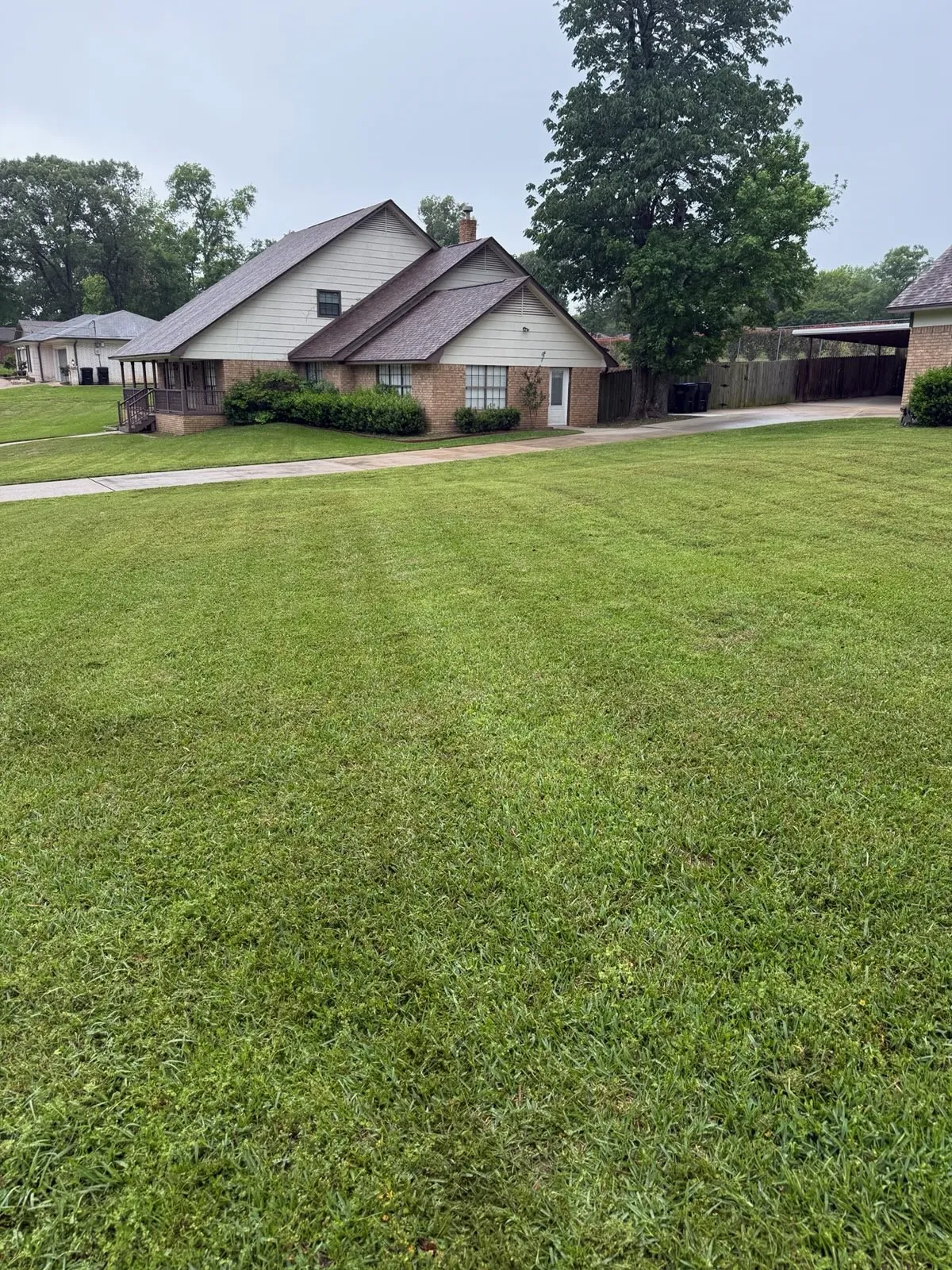 Single Family Residence For Sale in Gregg County , 2801 Northridge Drive, Longview, Texas 75605, 5 Bedroom, 3 Bathroom, 1 Garage spaces, 3,140 Sqft, built in 1983, Preowned, mls#21089664, Real Estate Agent in Longview, Homes For Sale in Gregg county, Homes For Sale in Longview, Realtor in Longview Texas, Real Estate Brokerage Independent Realty Texas, Luminita Cordes Realtor