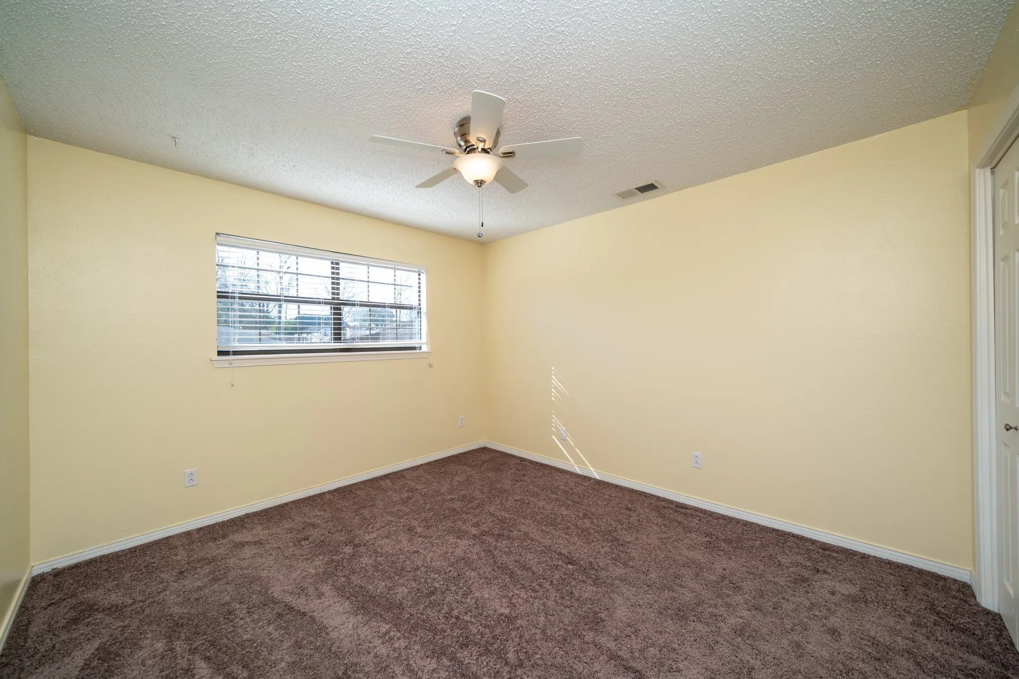 Single Family Residence For Sale in Gregg County , 2801 Northridge Drive, Longview, Texas 75605, 5 Bedroom, 3 Bathroom, 1 Garage spaces, 3,140 Sqft, built in 1983, Preowned, mls#21089664, Real Estate Agent in Longview, Homes For Sale in Gregg county, Homes For Sale in Longview, Realtor in Longview Texas, Real Estate Brokerage Independent Realty Texas, Luminita Cordes Realtor
