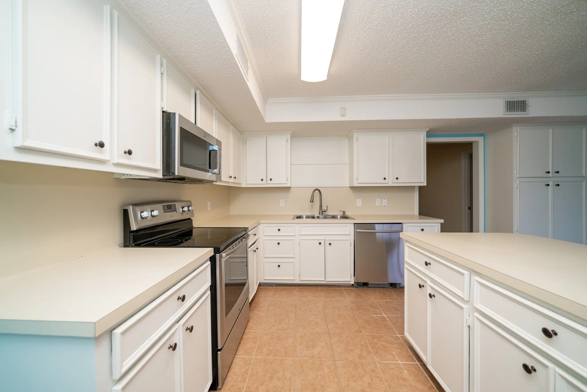 Single Family Residence For Sale in Gregg County , 2801 Northridge Drive, Longview, Texas 75605, 5 Bedroom, 3 Bathroom, 1 Garage spaces, 3,140 Sqft, built in 1983, Preowned, mls#21089664, Real Estate Agent in Longview, Homes For Sale in Gregg county, Homes For Sale in Longview, Realtor in Longview Texas, Real Estate Brokerage Independent Realty Texas, Luminita Cordes Realtor