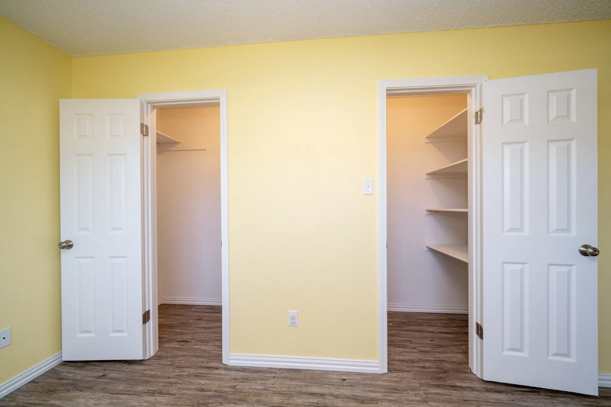 Single Family Residence For Sale in Gregg County , 2801 Northridge Drive, Longview, Texas 75605, 5 Bedroom, 3 Bathroom, 1 Garage spaces, 3,140 Sqft, built in 1983, Preowned, mls#21089664, Real Estate Agent in Longview, Homes For Sale in Gregg county, Homes For Sale in Longview, Realtor in Longview Texas, Real Estate Brokerage Independent Realty Texas, Luminita Cordes Realtor