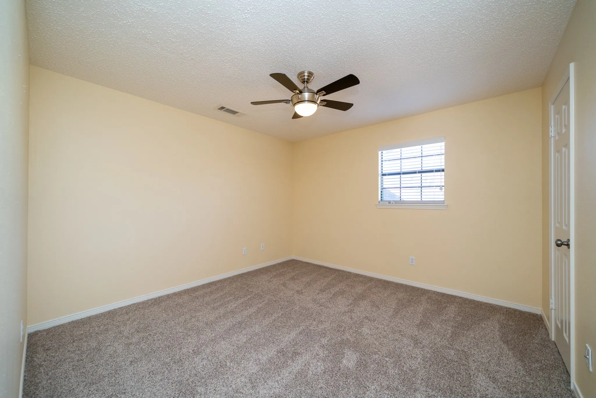Single Family Residence For Sale in Gregg County , 2801 Northridge Drive, Longview, Texas 75605, 5 Bedroom, 3 Bathroom, 1 Garage spaces, 3,140 Sqft, built in 1983, Preowned, mls#21089664, Real Estate Agent in Longview, Homes For Sale in Gregg county, Homes For Sale in Longview, Realtor in Longview Texas, Real Estate Brokerage Independent Realty Texas, Luminita Cordes Realtor