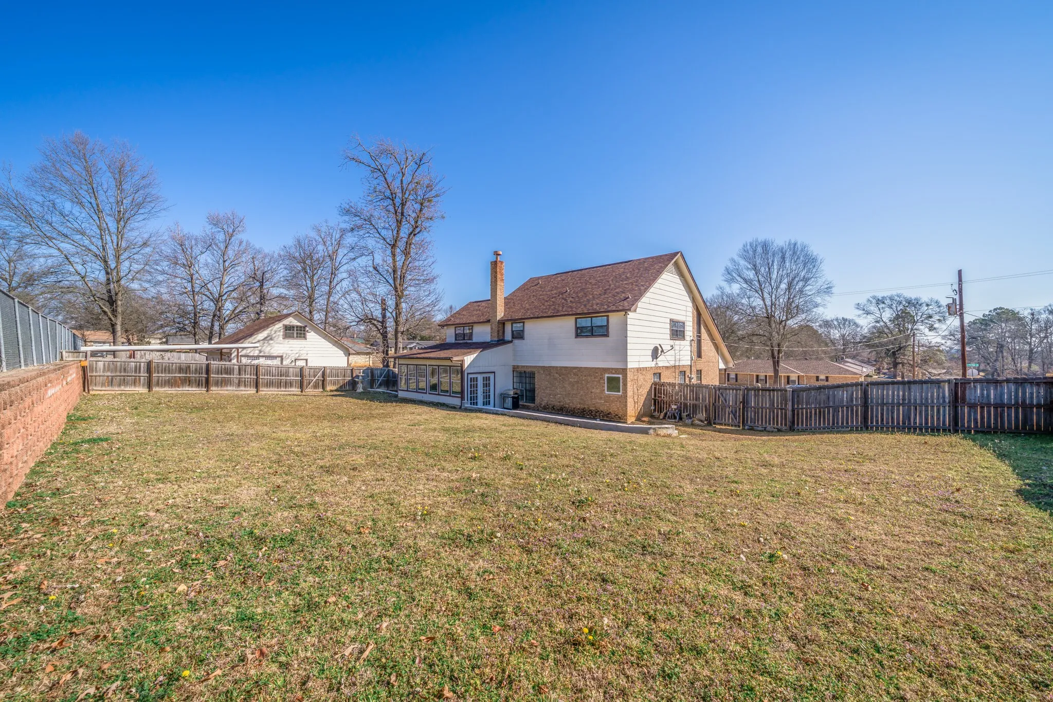 Single Family Residence For Sale in Gregg County , 2801 Northridge Drive, Longview, Texas 75605, 5 Bedroom, 3 Bathroom, 1 Garage spaces, 3,140 Sqft, built in 1983, Preowned, mls#21089664, Real Estate Agent in Longview, Homes For Sale in Gregg county, Homes For Sale in Longview, Realtor in Longview Texas, Real Estate Brokerage Independent Realty Texas, Luminita Cordes Realtor
