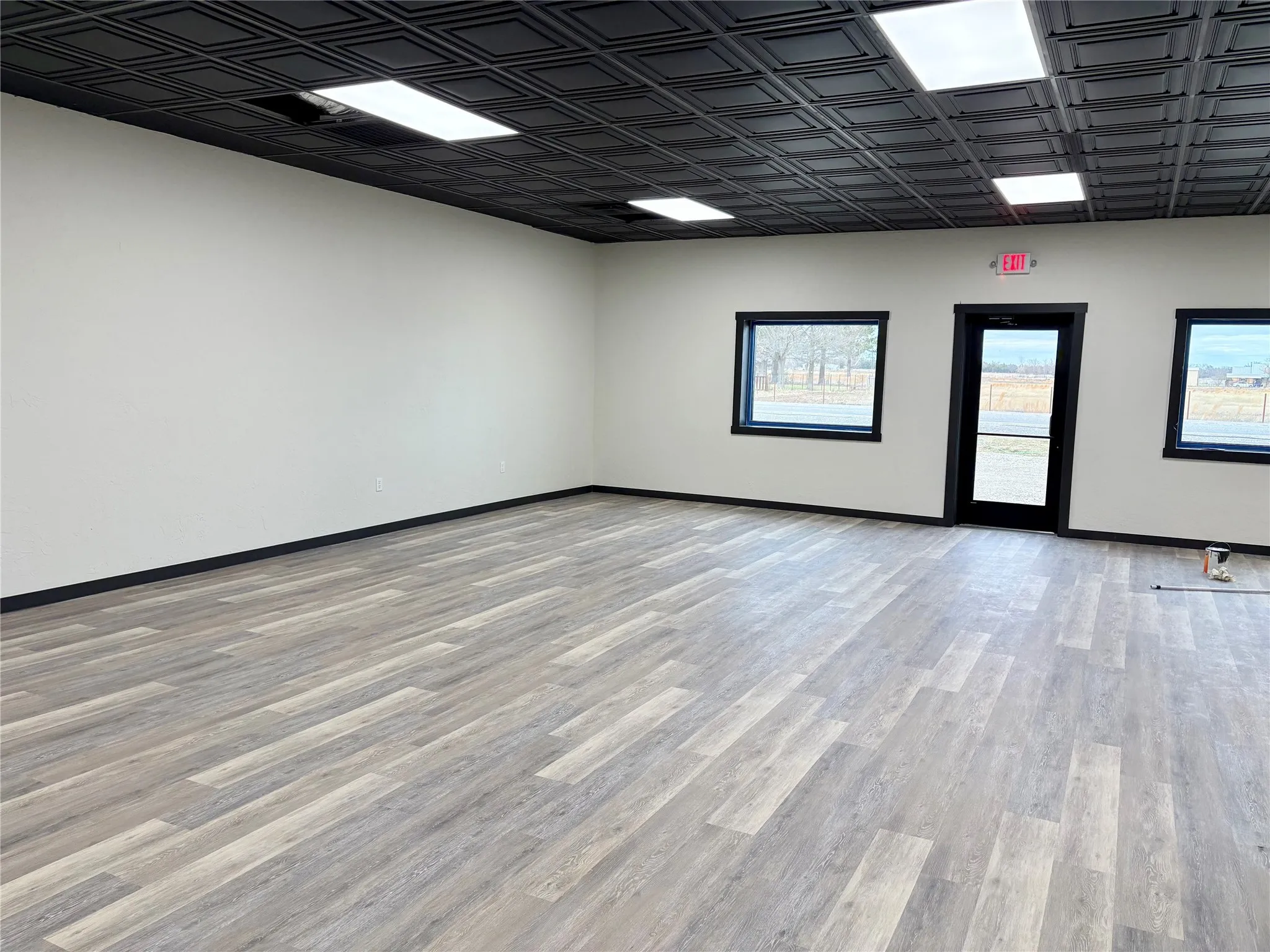 Business For Rent in Grayson County , 27790 State Highway 56 A, Whitesboro, Texas 76273, 0, 0, Garage spaces, 1,740 Sqft, built in 1963, Preowned, mls#21089812, Real Estate Agent in Whitesboro, Homes For Rent in Grayson county, Homes For Rent in Whitesboro, Realtor in Whitesboro Texas, Real Estate Brokerage Independent Realty Texas, Luminita Cordes Realtor