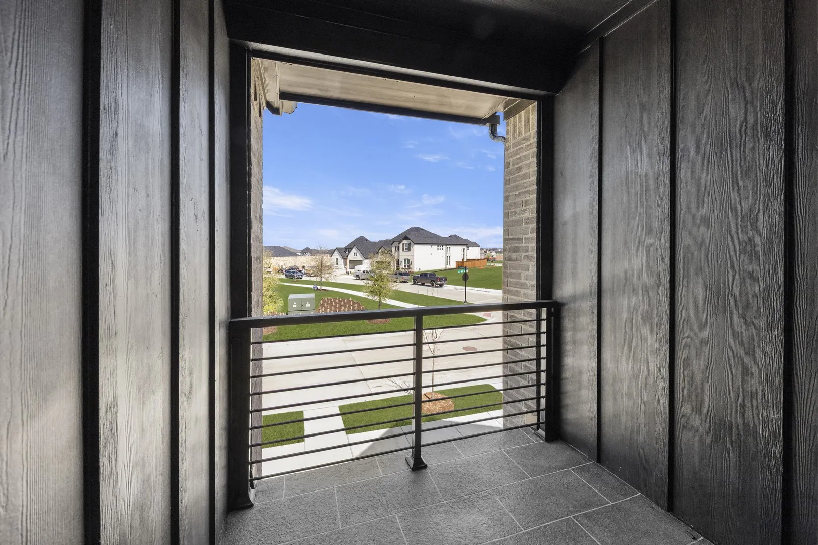 25. 3904 Keya - Balcony
