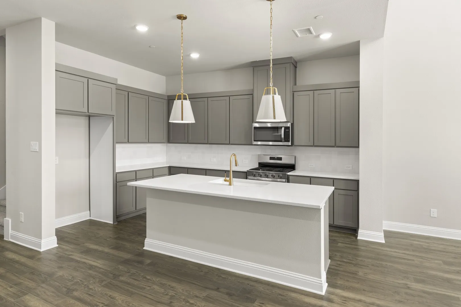 08. 3904 Keya - Kitchen (2)