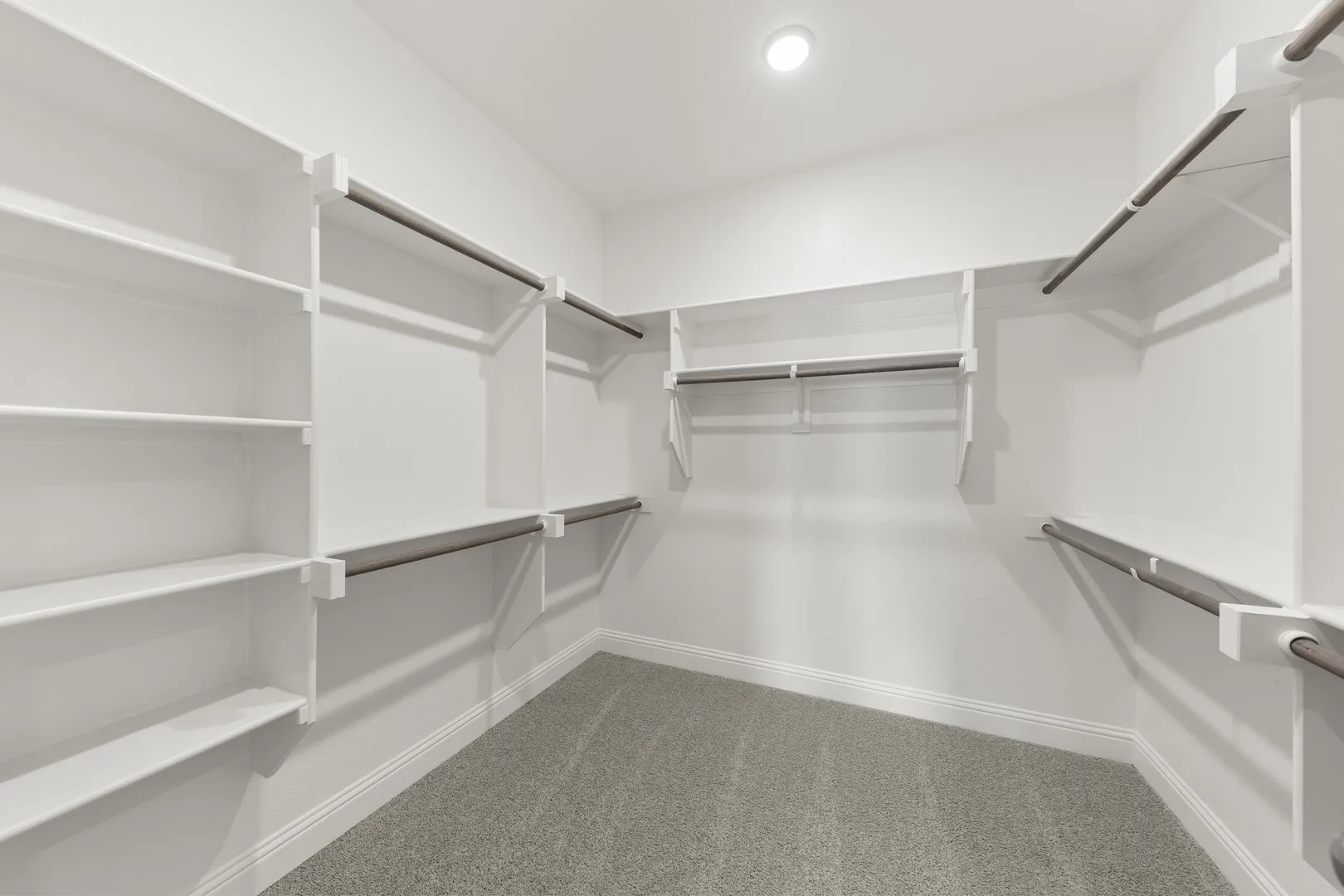 24. 3904 Keya - Closet