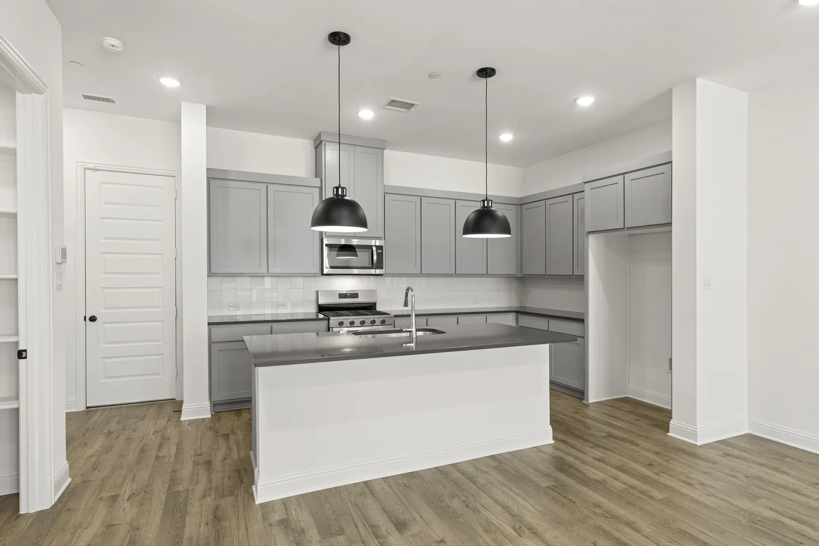 09. 3908 Keya - Kitchen (2)