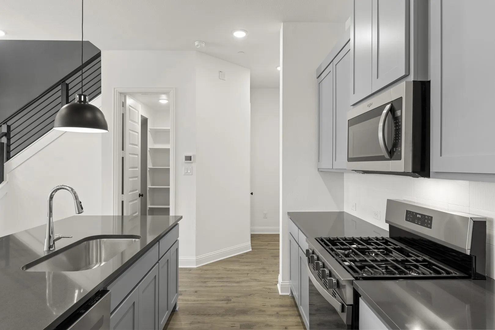 10. 3908 Keya - Kitchen (3)