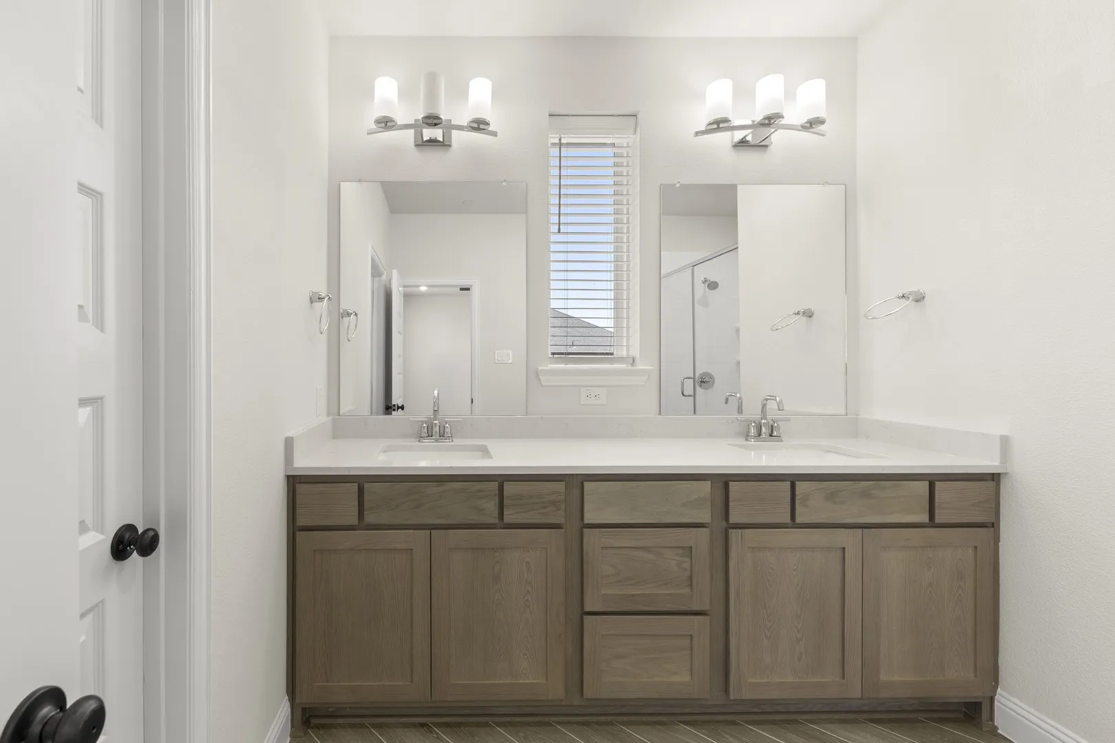 22. 3900 Keya - Bath
