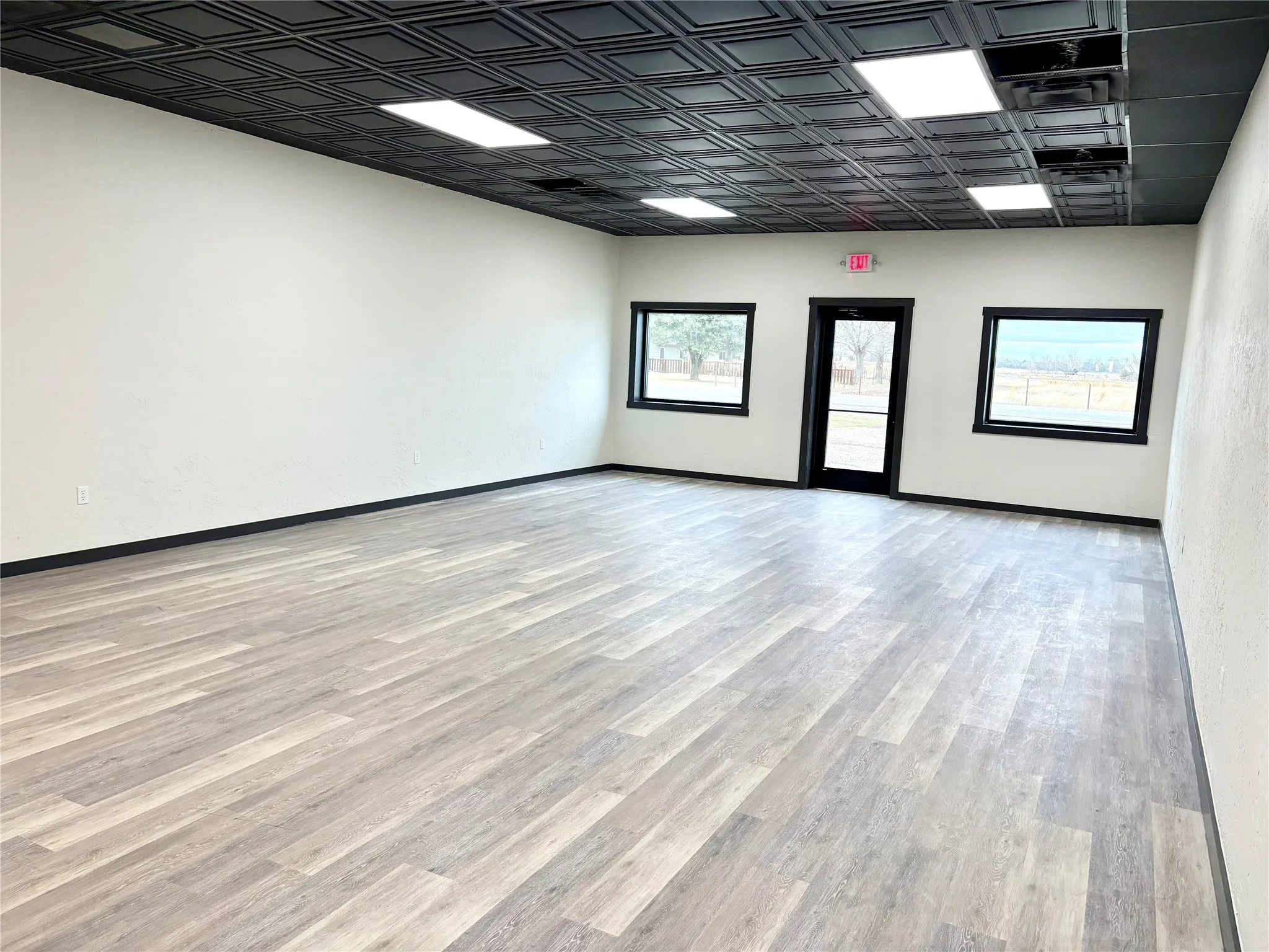 Business For Rent in Grayson County , 27790 State Highway 56 C, Whitesboro, Texas 76273, 0, 0, Garage spaces, 0 Sqft, built in 1963, Preowned, Price $2,025, mls#21092533, Real Estate Agent in Whitesboro, Homes For Rent in Grayson county, Homes For Rent in Whitesboro, Realtor in Whitesboro Texas, Real Estate Brokerage Independent Realty Texas, Luminita Cordes Realtor