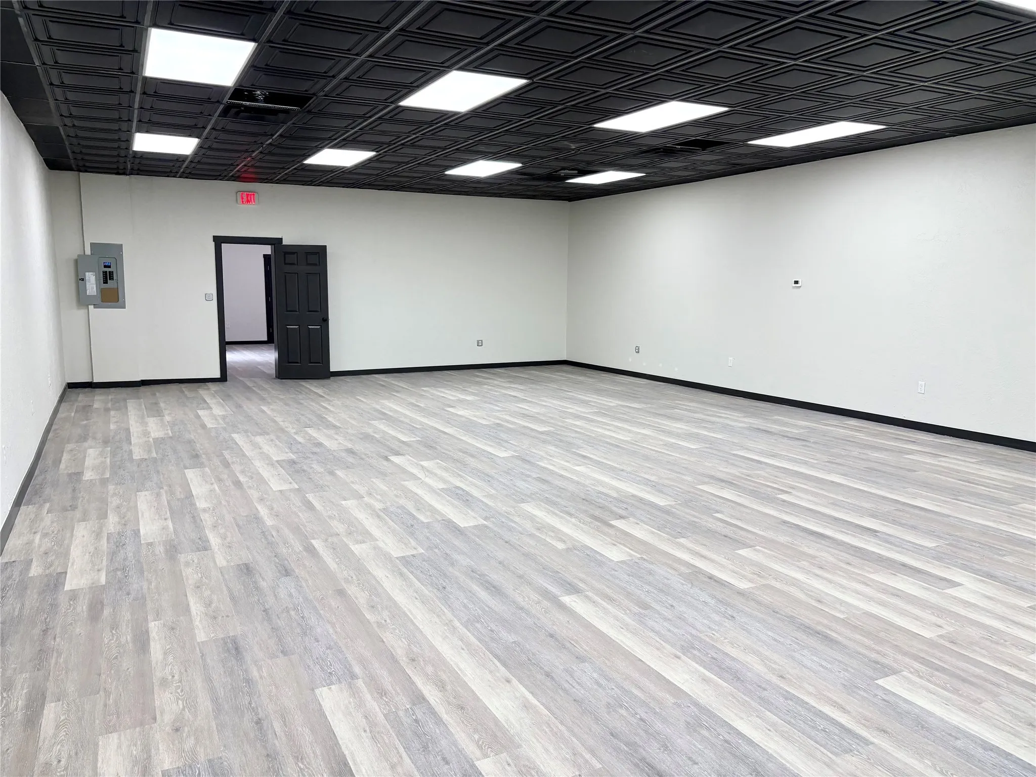Business For Rent in Grayson County , 27790 State Highway 56 D, Whitesboro, Texas 76273, 0, 0, Garage spaces, 0 Sqft, built in 1963, Preowned, Price $2,325, mls#21092628, Real Estate Agent in Whitesboro, Homes For Rent in Grayson county, Homes For Rent in Whitesboro, Realtor in Whitesboro Texas, Real Estate Brokerage Independent Realty Texas, Luminita Cordes Realtor