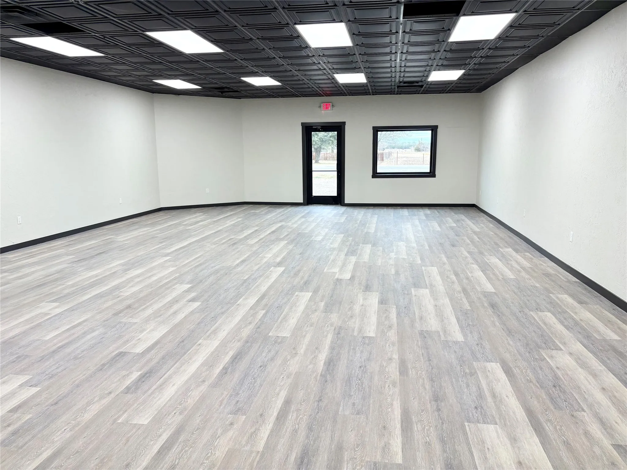 Business For Rent in Grayson County , 27790 State Highway 56 D, Whitesboro, Texas 76273, 0, 0, Garage spaces, 0 Sqft, built in 1963, Preowned, Price $2,325, mls#21092628, Real Estate Agent in Whitesboro, Homes For Rent in Grayson county, Homes For Rent in Whitesboro, Realtor in Whitesboro Texas, Real Estate Brokerage Independent Realty Texas, Luminita Cordes Realtor