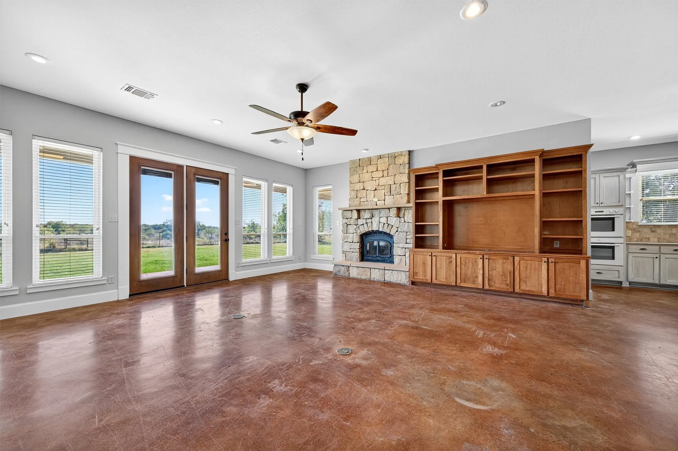 Single Family Residence For Sale in Grayson County , 2166 Old Southmayd Road, Sherman, Texas 75092, 3 Bedroom, 3 Bathroom, 2 Garage spaces, 2,542 Sqft, built in 2007, mls#21092720, Real Estate Agent in Sherman, Homes For Sale in Grayson county, Homes For Sale in Sherman, Realtor in Sherman Texas, Real Estate Brokerage Independent Realty Texas, Luminita Cordes Realtor