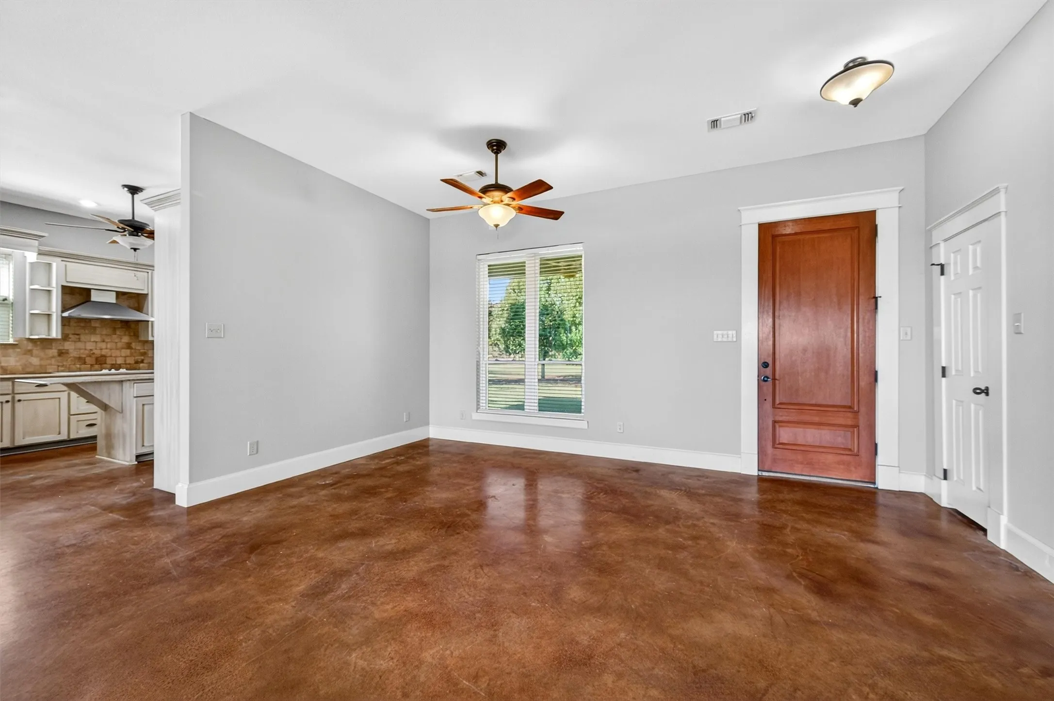 Single Family Residence For Sale in Grayson County , 2166 Old Southmayd Road, Sherman, Texas 75092, 3 Bedroom, 3 Bathroom, 2 Garage spaces, 2,542 Sqft, built in 2007, mls#21092720, Real Estate Agent in Sherman, Homes For Sale in Grayson county, Homes For Sale in Sherman, Realtor in Sherman Texas, Real Estate Brokerage Independent Realty Texas, Luminita Cordes Realtor