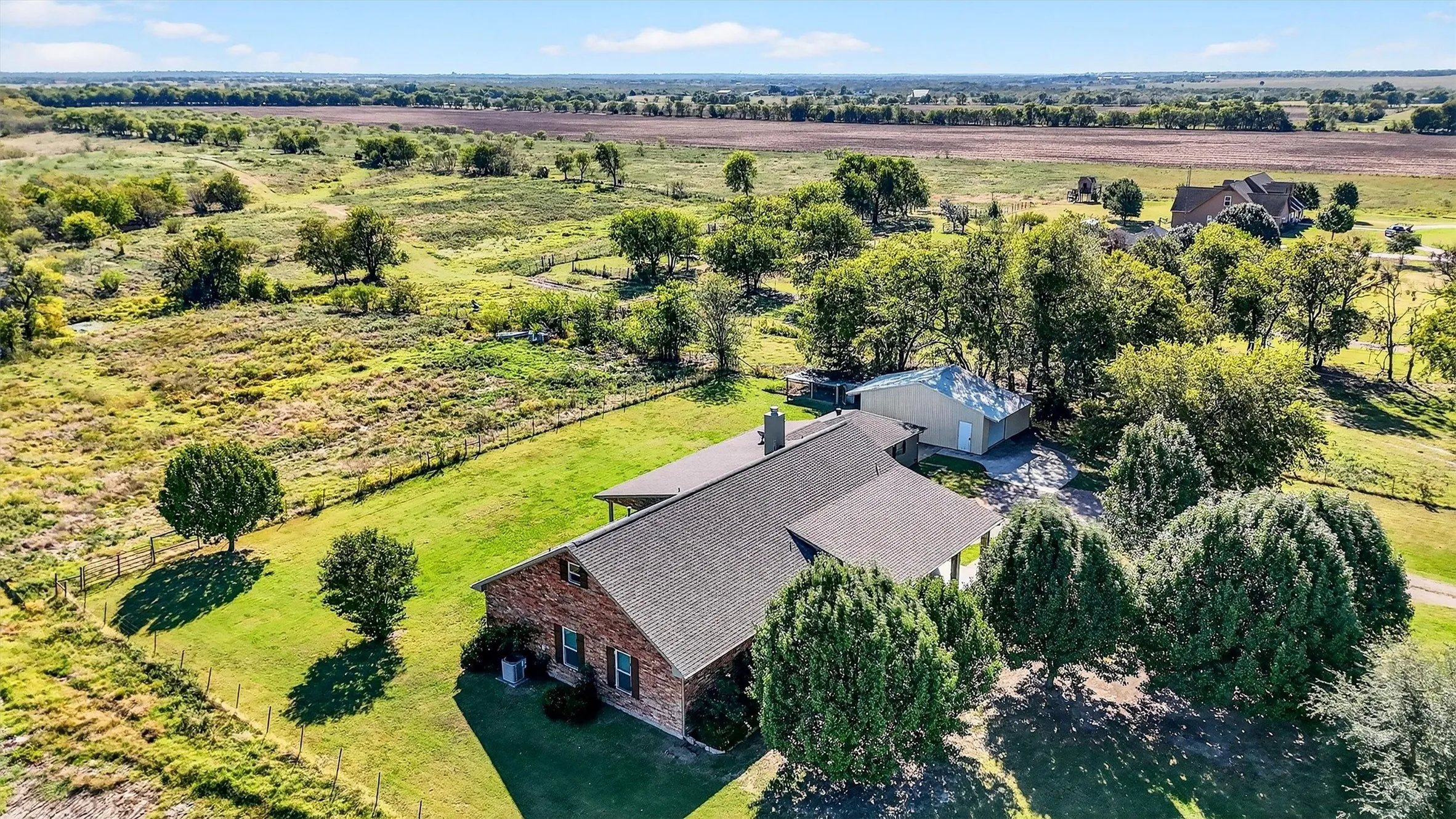 Single Family Residence For Sale in Grayson County , 2166 Old Southmayd Road, Sherman, Texas 75092, 3 Bedroom, 3 Bathroom, 2 Garage spaces, 2,542 Sqft, built in 2007, mls#21092720, Real Estate Agent in Sherman, Homes For Sale in Grayson county, Homes For Sale in Sherman, Realtor in Sherman Texas, Real Estate Brokerage Independent Realty Texas, Luminita Cordes Realtor