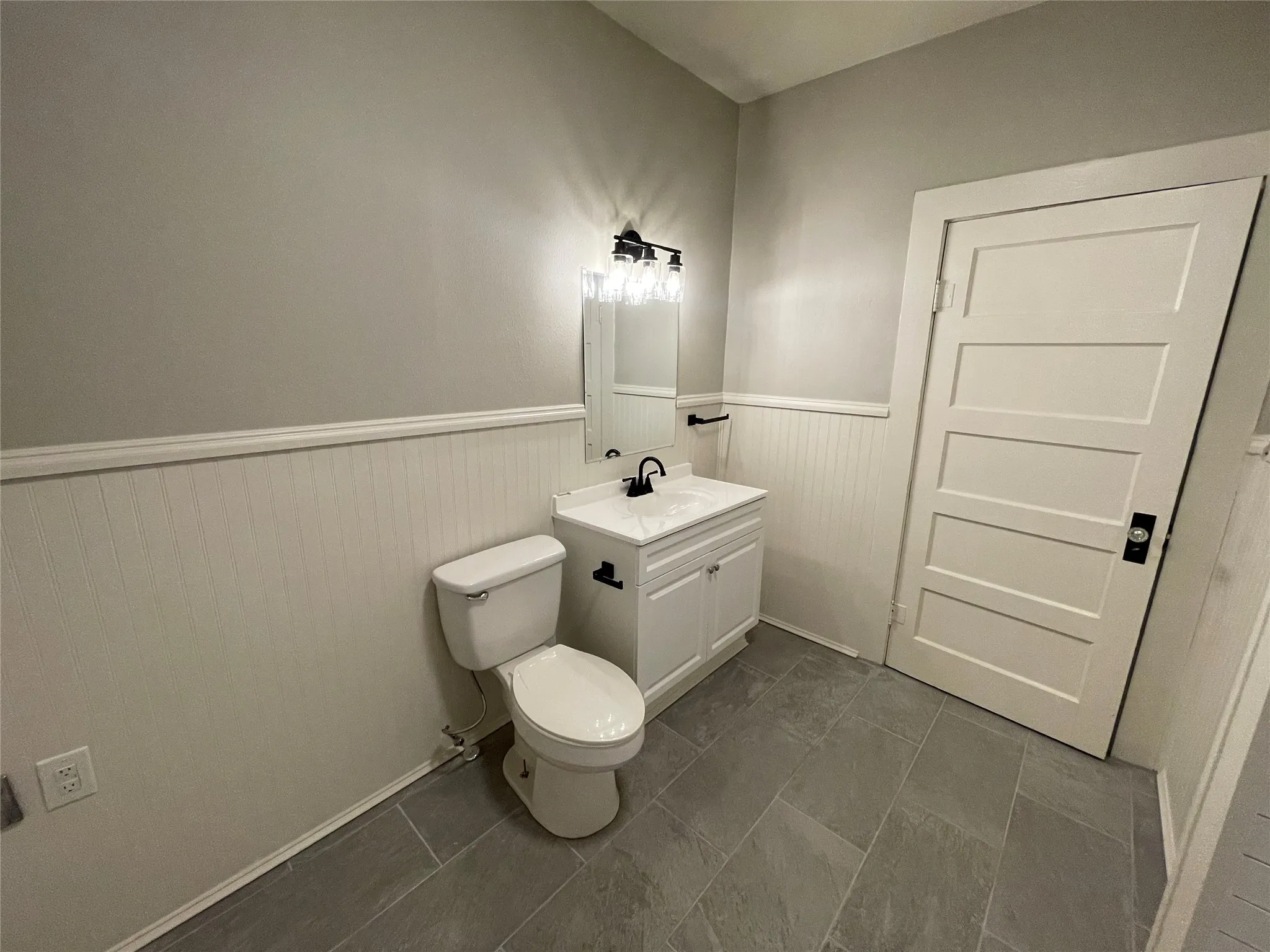 Single Family Residence For Sale in Montague County , 800 Jefferson Street, Bowie, Texas 76230, 2 Bedroom, 1 Bathroom, 2 Garage spaces, 1,174 Sqft, built in 1939, mls#21092683, Real Estate Agent in Bowie, Homes For Sale in Montague county, Homes For Sale in Bowie, Realtor in Bowie Texas, Real Estate Brokerage Independent Realty Texas, Luminita Cordes Realtor