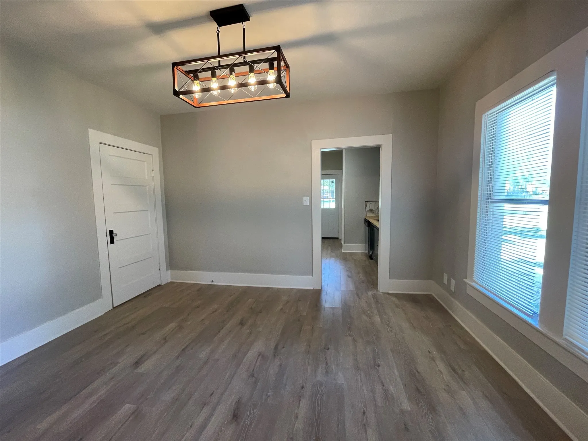 Single Family Residence For Sale in Montague County , 800 Jefferson Street, Bowie, Texas 76230, 2 Bedroom, 1 Bathroom, 2 Garage spaces, 1,174 Sqft, built in 1939, mls#21092683, Real Estate Agent in Bowie, Homes For Sale in Montague county, Homes For Sale in Bowie, Realtor in Bowie Texas, Real Estate Brokerage Independent Realty Texas, Luminita Cordes Realtor