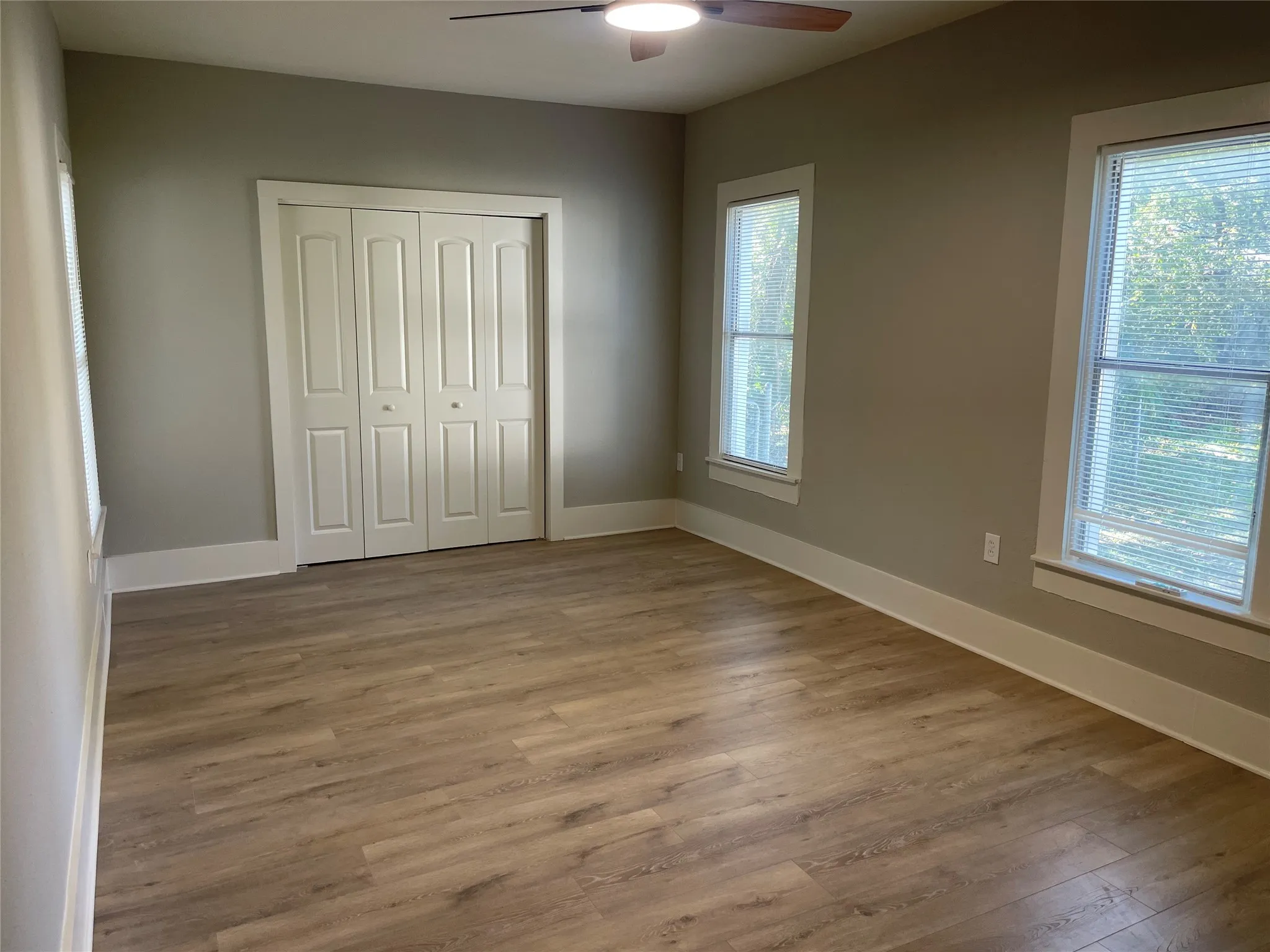 Single Family Residence For Sale in Montague County , 800 Jefferson Street, Bowie, Texas 76230, 2 Bedroom, 1 Bathroom, 2 Garage spaces, 1,174 Sqft, built in 1939, mls#21092683, Real Estate Agent in Bowie, Homes For Sale in Montague county, Homes For Sale in Bowie, Realtor in Bowie Texas, Real Estate Brokerage Independent Realty Texas, Luminita Cordes Realtor
