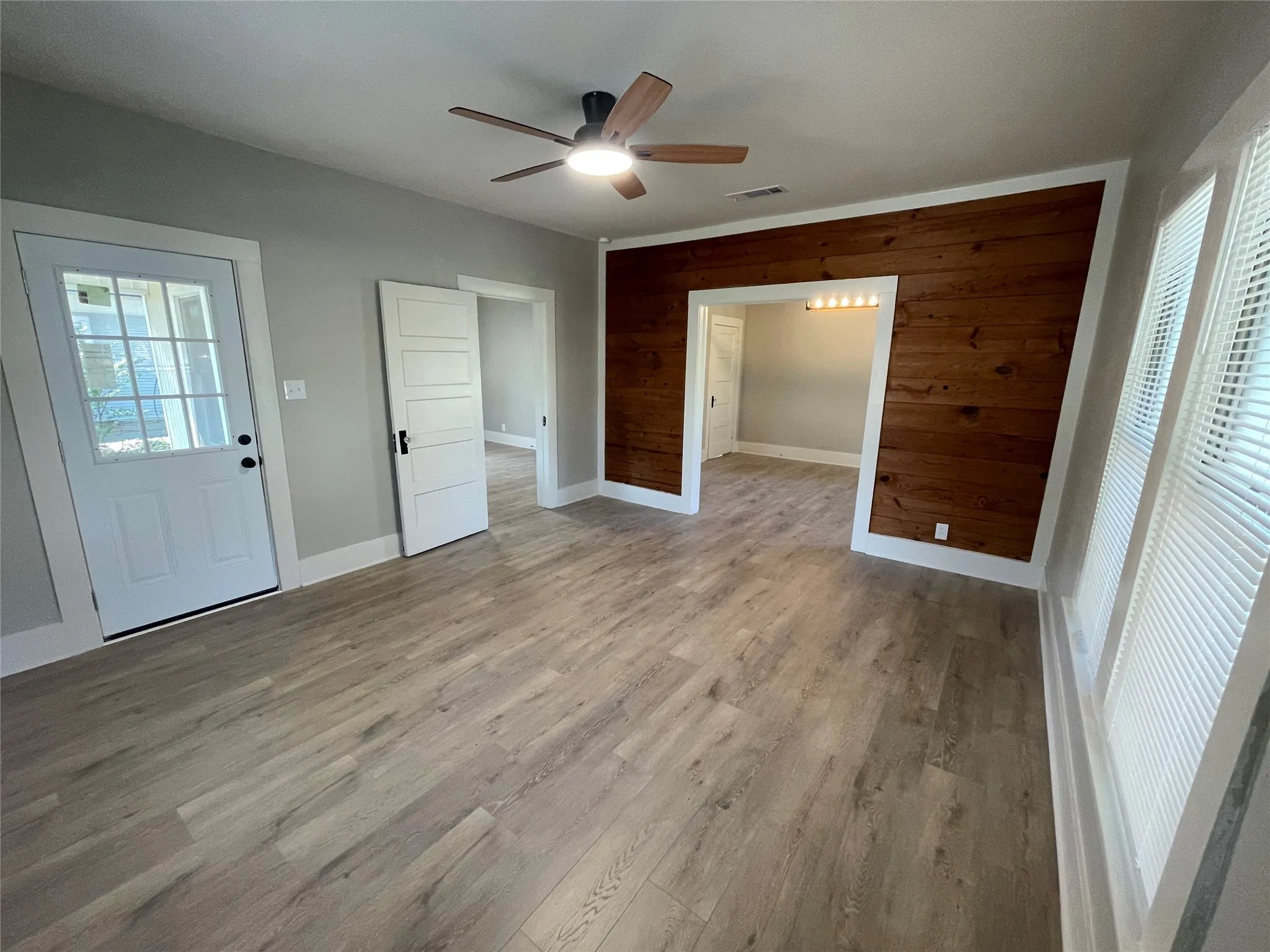 Single Family Residence For Sale in Montague County , 800 Jefferson Street, Bowie, Texas 76230, 2 Bedroom, 1 Bathroom, 2 Garage spaces, 1,174 Sqft, built in 1939, mls#21092683, Real Estate Agent in Bowie, Homes For Sale in Montague county, Homes For Sale in Bowie, Realtor in Bowie Texas, Real Estate Brokerage Independent Realty Texas, Luminita Cordes Realtor