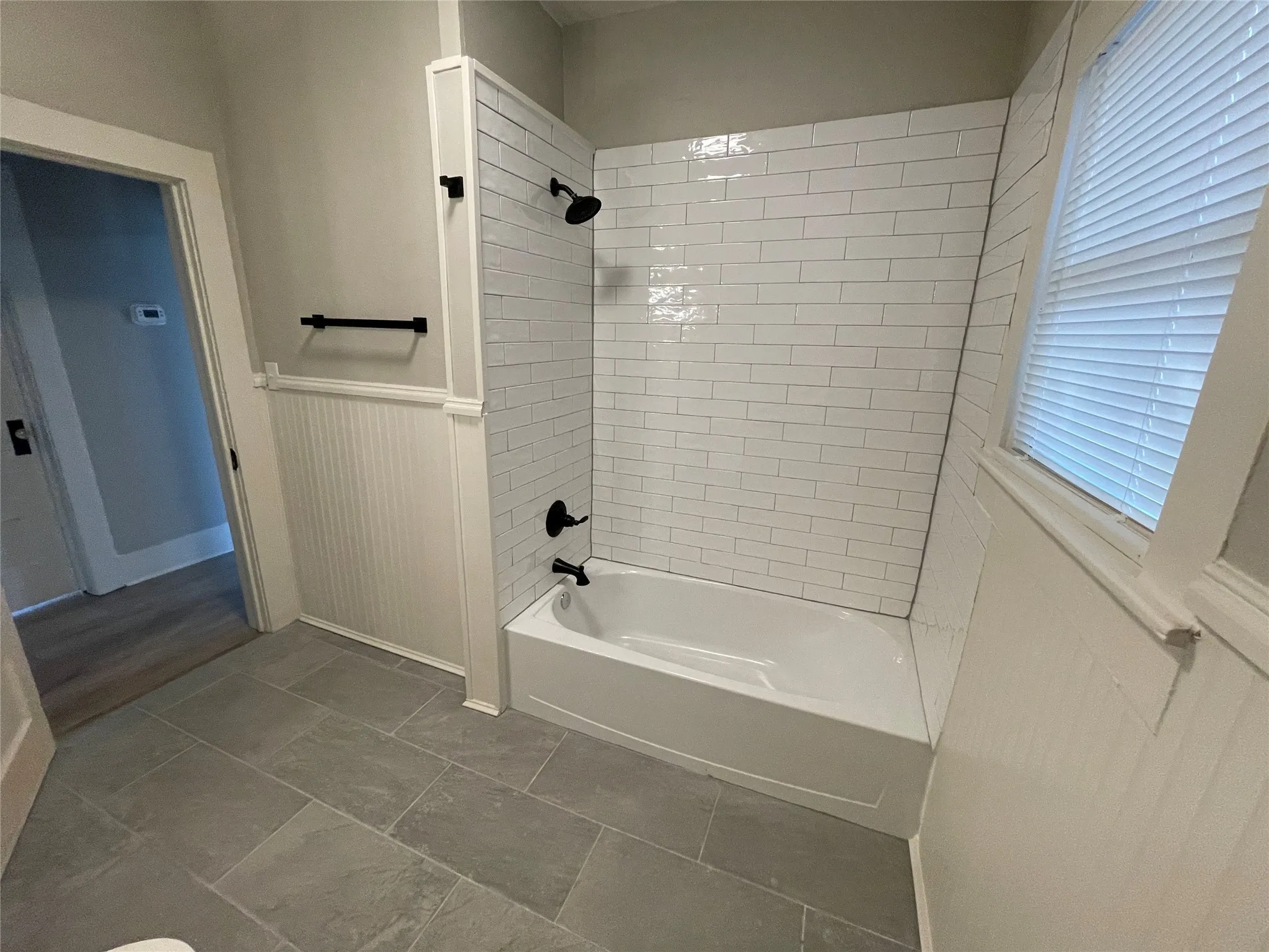 Single Family Residence For Sale in Montague County , 800 Jefferson Street, Bowie, Texas 76230, 2 Bedroom, 1 Bathroom, 2 Garage spaces, 1,174 Sqft, built in 1939, mls#21092683, Real Estate Agent in Bowie, Homes For Sale in Montague county, Homes For Sale in Bowie, Realtor in Bowie Texas, Real Estate Brokerage Independent Realty Texas, Luminita Cordes Realtor