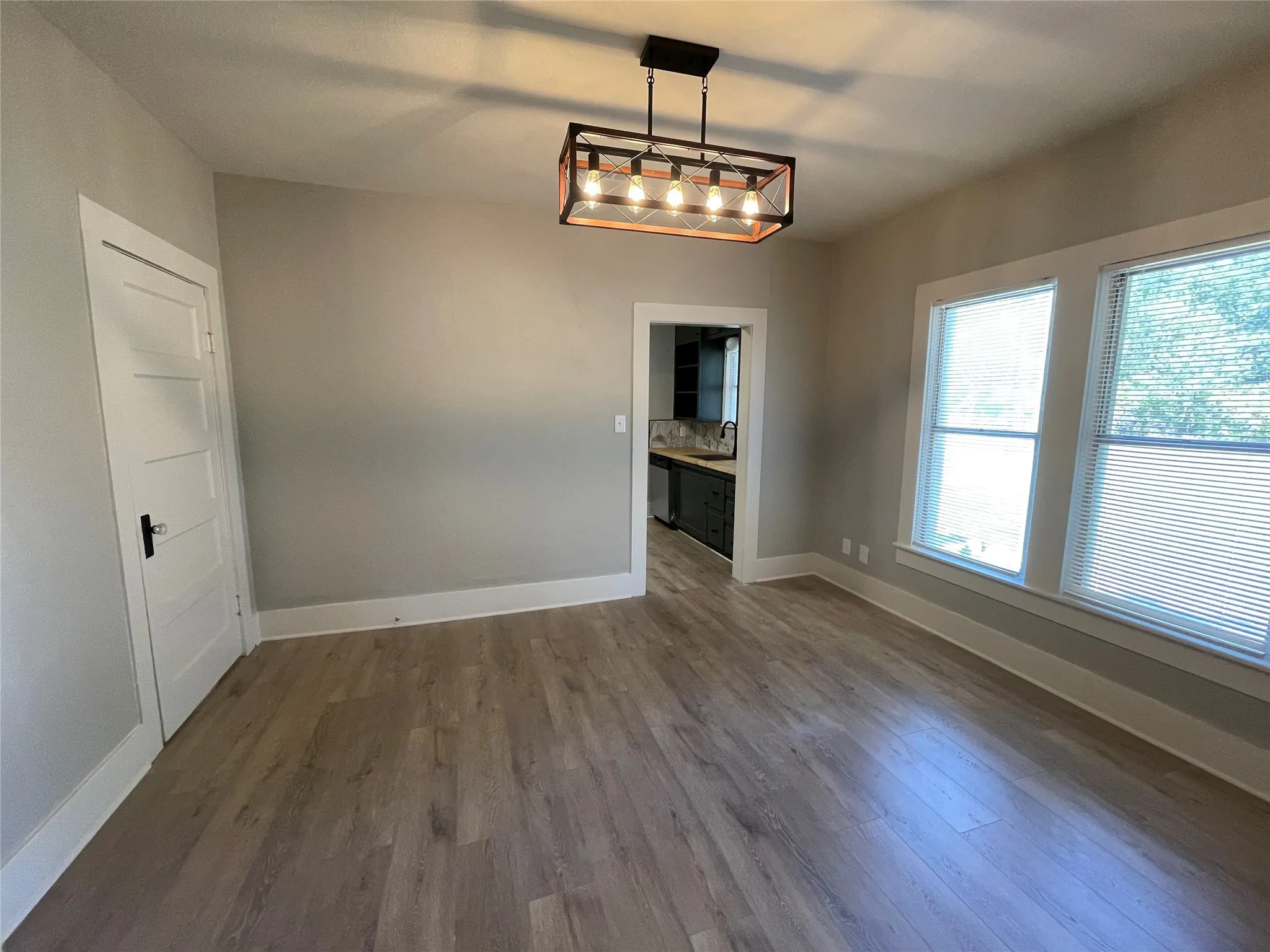 Single Family Residence For Sale in Montague County , 800 Jefferson Street, Bowie, Texas 76230, 2 Bedroom, 1 Bathroom, 2 Garage spaces, 1,174 Sqft, built in 1939, mls#21092683, Real Estate Agent in Bowie, Homes For Sale in Montague county, Homes For Sale in Bowie, Realtor in Bowie Texas, Real Estate Brokerage Independent Realty Texas, Luminita Cordes Realtor