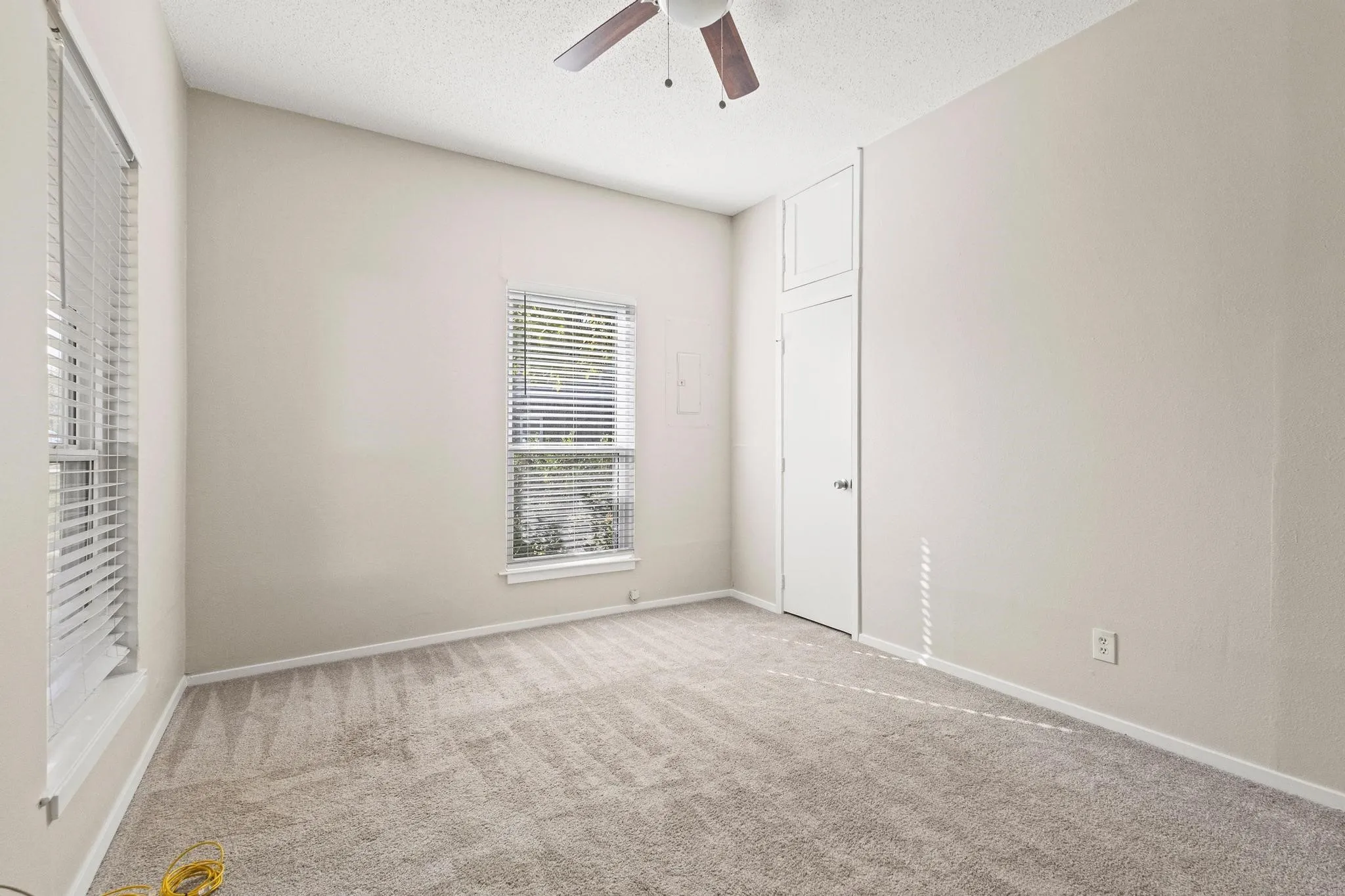 Single Family Residence For Sale in Grayson County , 904 S Gribble Street, Sherman, Texas 75090, 4 Bedroom, 2 Bathroom, Garage spaces, 1,630 Sqft, built in 1930, Preowned, mls#21091089, Real Estate Agent in Sherman, Homes For Sale in Grayson county, Homes For Sale in Sherman, Realtor in Sherman Texas, Real Estate Brokerage Independent Realty Texas, Luminita Cordes Realtor