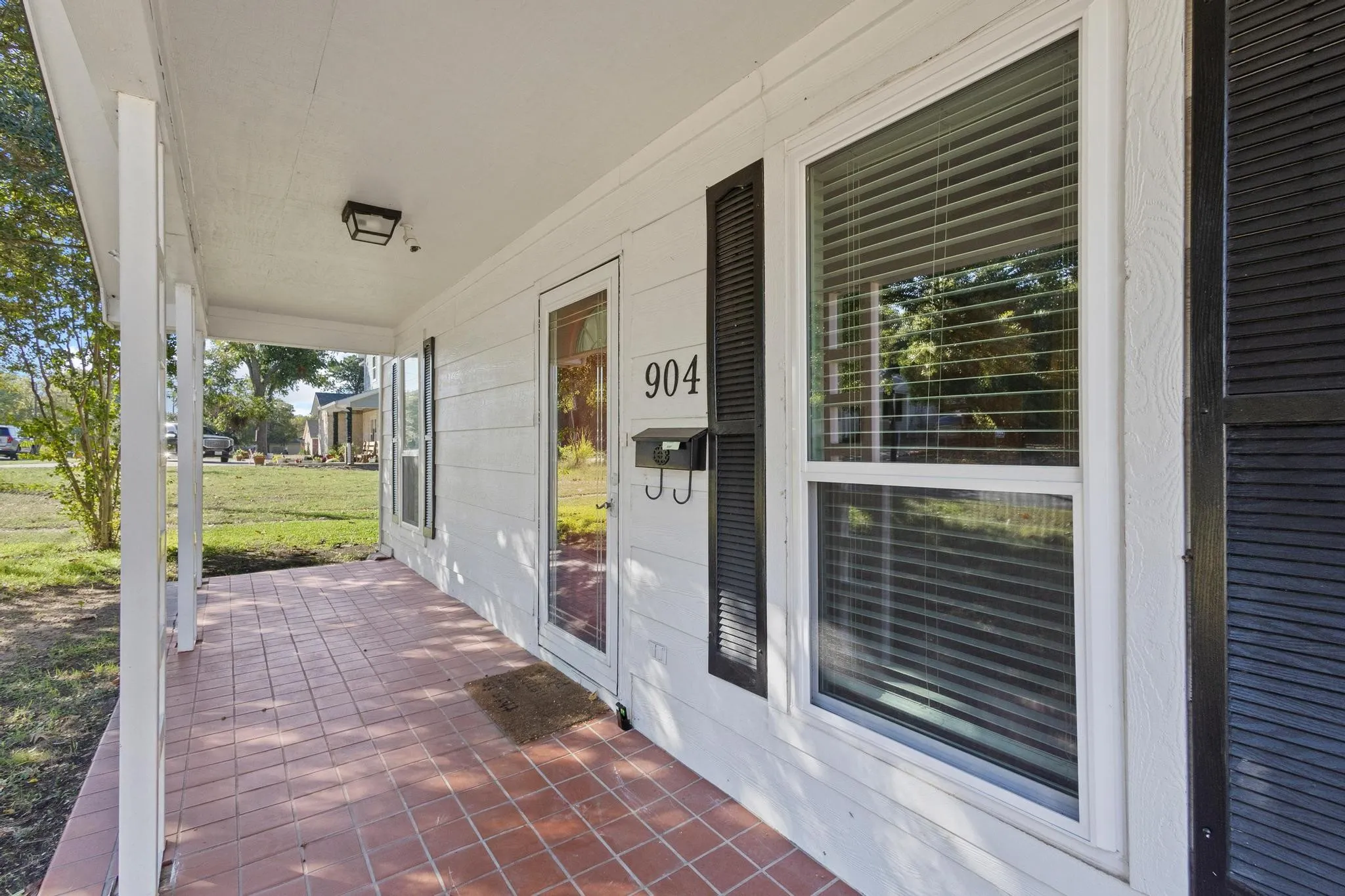 Single Family Residence For Sale in Grayson County , 904 S Gribble Street, Sherman, Texas 75090, 4 Bedroom, 2 Bathroom, Garage spaces, 1,630 Sqft, built in 1930, Preowned, mls#21091089, Real Estate Agent in Sherman, Homes For Sale in Grayson county, Homes For Sale in Sherman, Realtor in Sherman Texas, Real Estate Brokerage Independent Realty Texas, Luminita Cordes Realtor