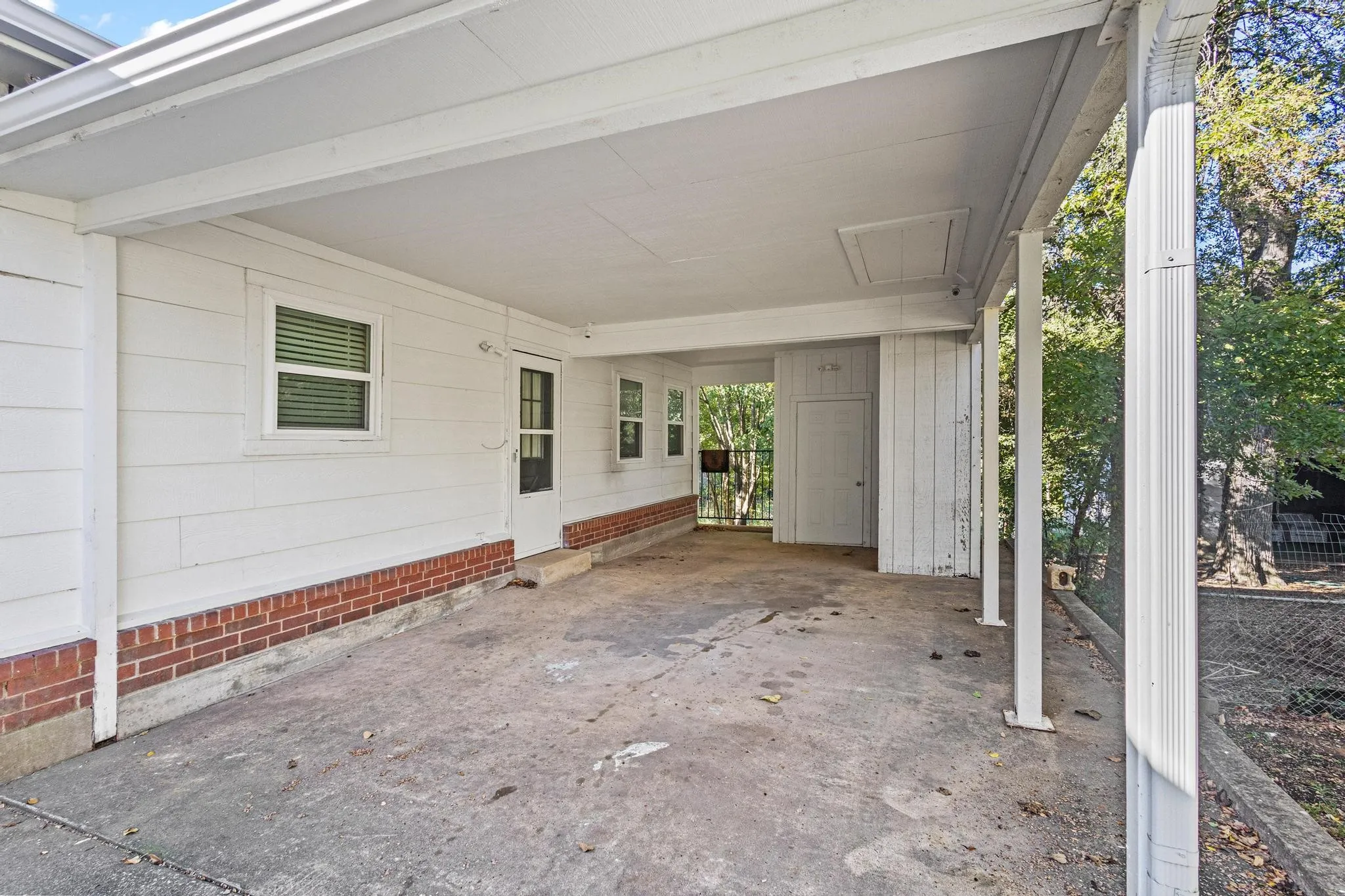 Single Family Residence For Sale in Grayson County , 904 S Gribble Street, Sherman, Texas 75090, 4 Bedroom, 2 Bathroom, Garage spaces, 1,630 Sqft, built in 1930, Preowned, mls#21091089, Real Estate Agent in Sherman, Homes For Sale in Grayson county, Homes For Sale in Sherman, Realtor in Sherman Texas, Real Estate Brokerage Independent Realty Texas, Luminita Cordes Realtor