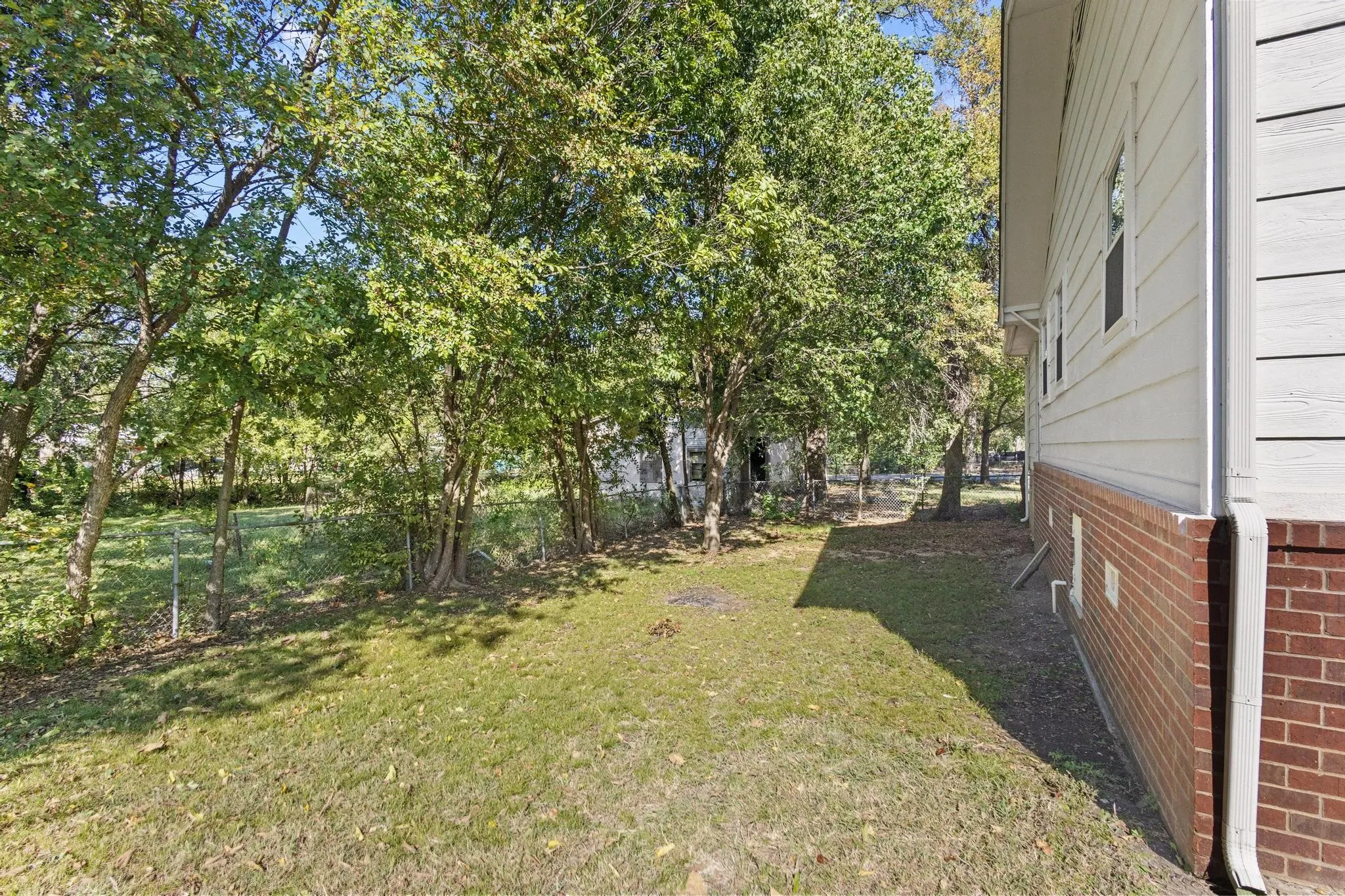 Single Family Residence For Sale in Grayson County , 904 S Gribble Street, Sherman, Texas 75090, 4 Bedroom, 2 Bathroom, Garage spaces, 1,630 Sqft, built in 1930, Preowned, mls#21091089, Real Estate Agent in Sherman, Homes For Sale in Grayson county, Homes For Sale in Sherman, Realtor in Sherman Texas, Real Estate Brokerage Independent Realty Texas, Luminita Cordes Realtor