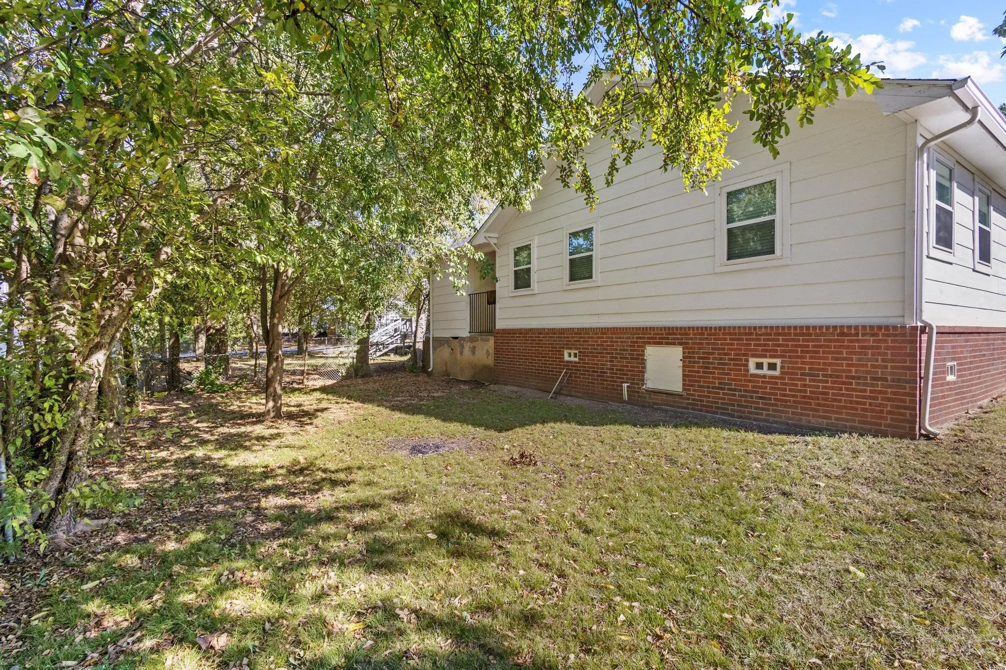 Single Family Residence For Sale in Grayson County , 904 S Gribble Street, Sherman, Texas 75090, 4 Bedroom, 2 Bathroom, Garage spaces, 1,630 Sqft, built in 1930, Preowned, mls#21091089, Real Estate Agent in Sherman, Homes For Sale in Grayson county, Homes For Sale in Sherman, Realtor in Sherman Texas, Real Estate Brokerage Independent Realty Texas, Luminita Cordes Realtor