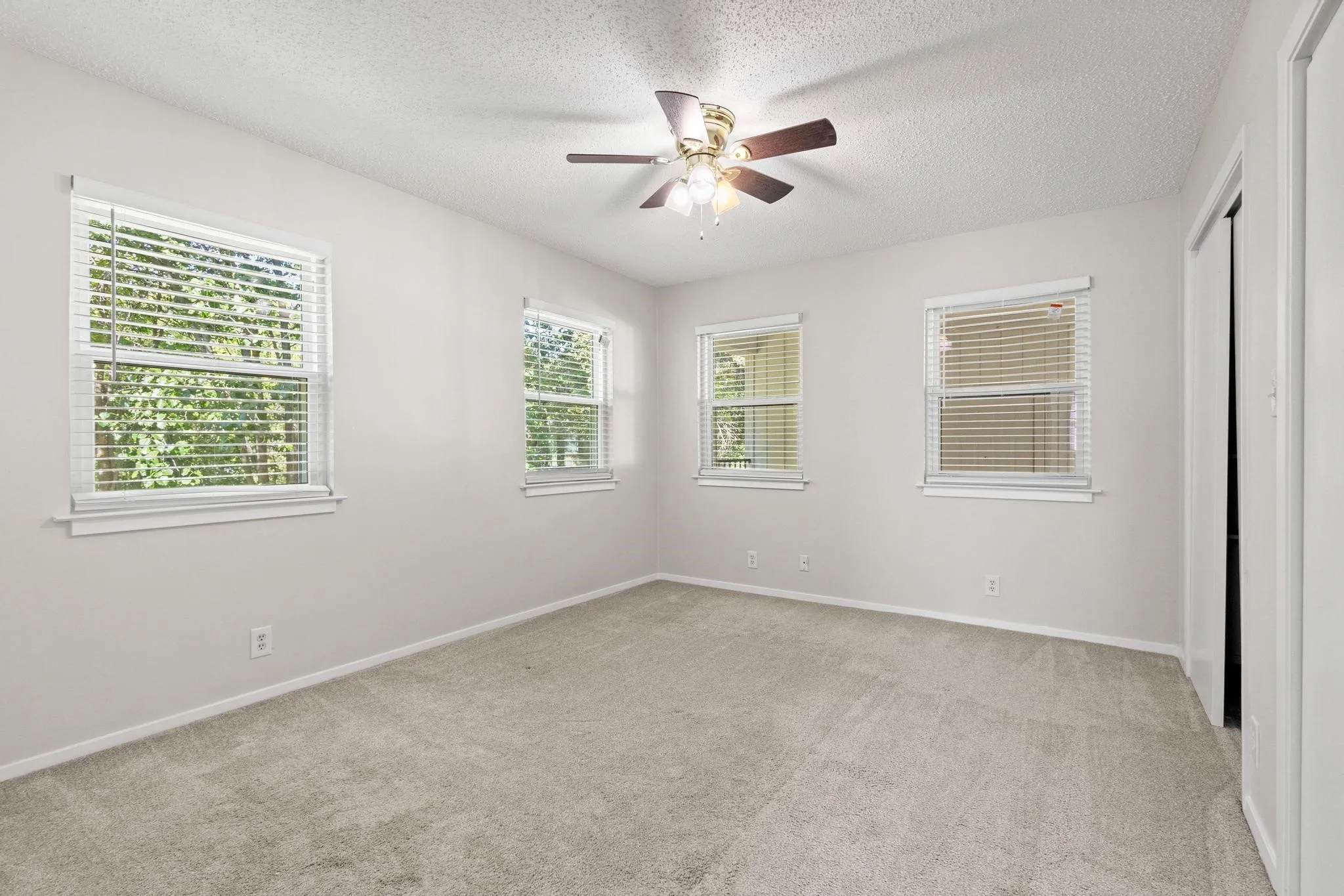 Single Family Residence For Sale in Grayson County , 904 S Gribble Street, Sherman, Texas 75090, 4 Bedroom, 2 Bathroom, Garage spaces, 1,630 Sqft, built in 1930, Preowned, mls#21091089, Real Estate Agent in Sherman, Homes For Sale in Grayson county, Homes For Sale in Sherman, Realtor in Sherman Texas, Real Estate Brokerage Independent Realty Texas, Luminita Cordes Realtor
