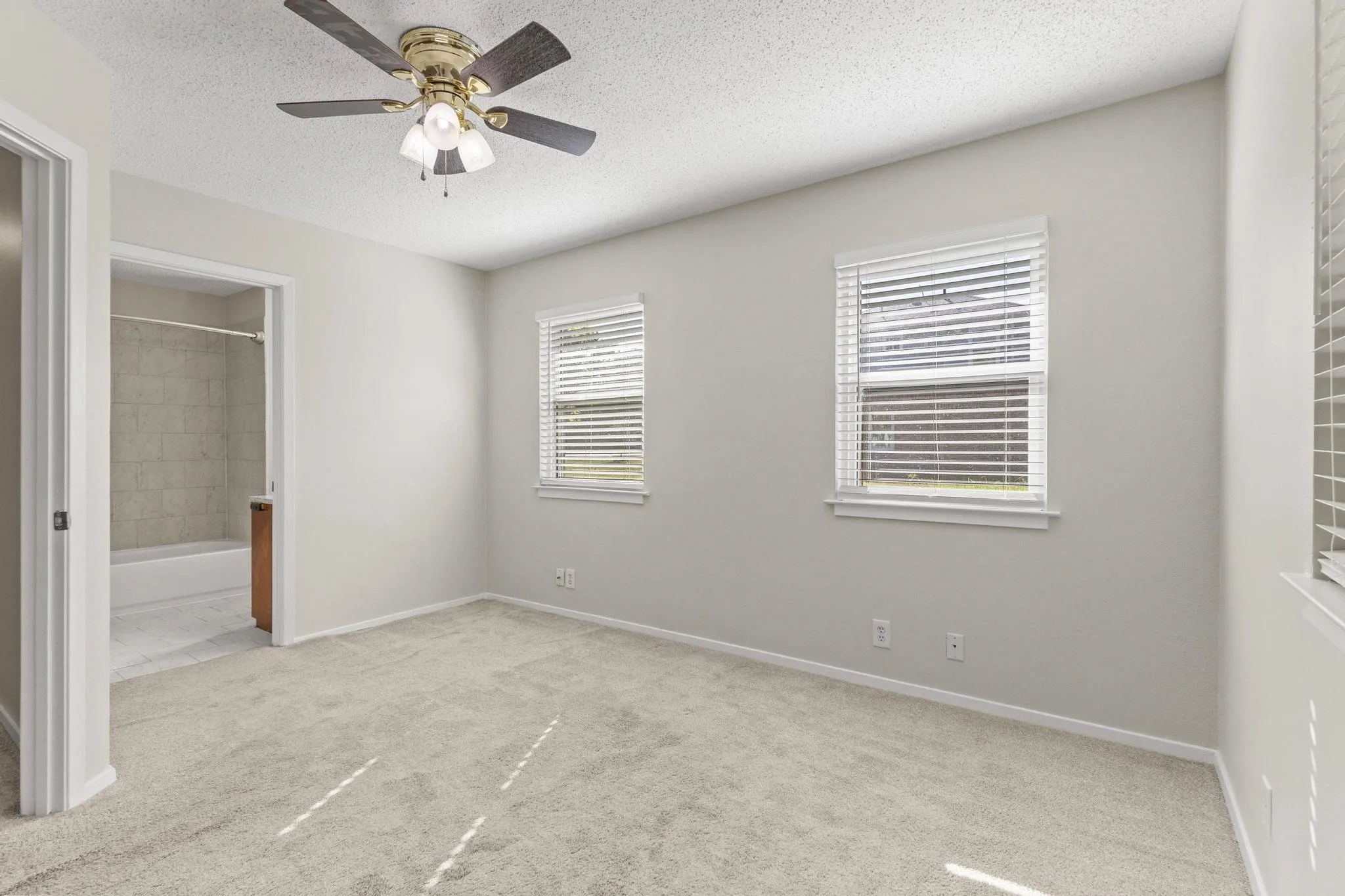 Single Family Residence For Sale in Grayson County , 904 S Gribble Street, Sherman, Texas 75090, 4 Bedroom, 2 Bathroom, Garage spaces, 1,630 Sqft, built in 1930, Preowned, mls#21091089, Real Estate Agent in Sherman, Homes For Sale in Grayson county, Homes For Sale in Sherman, Realtor in Sherman Texas, Real Estate Brokerage Independent Realty Texas, Luminita Cordes Realtor