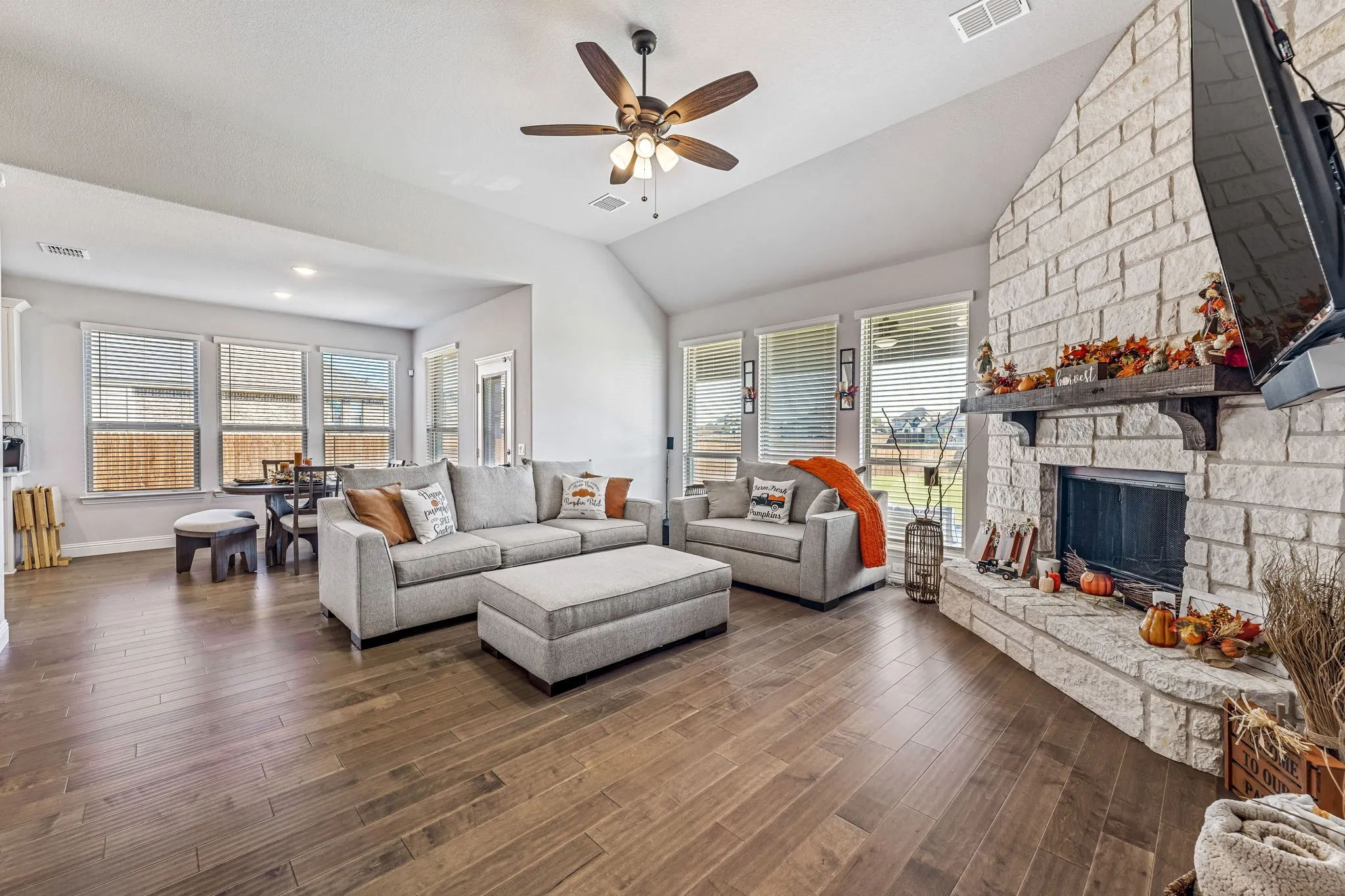 Single Family Residence For Sale in Johnson County , 12604 Eagles Bluff, Godley, Texas 76044, 4 Bedroom, 4 Bathroom, 3 Garage spaces, 3,441 Sqft, built in 2022, mls#21092405, Real Estate Agent in Godley, Homes For Sale in Johnson county, Homes For Sale in Godley, Realtor in Godley Texas, Real Estate Brokerage Independent Realty Texas, Luminita Cordes Realtor