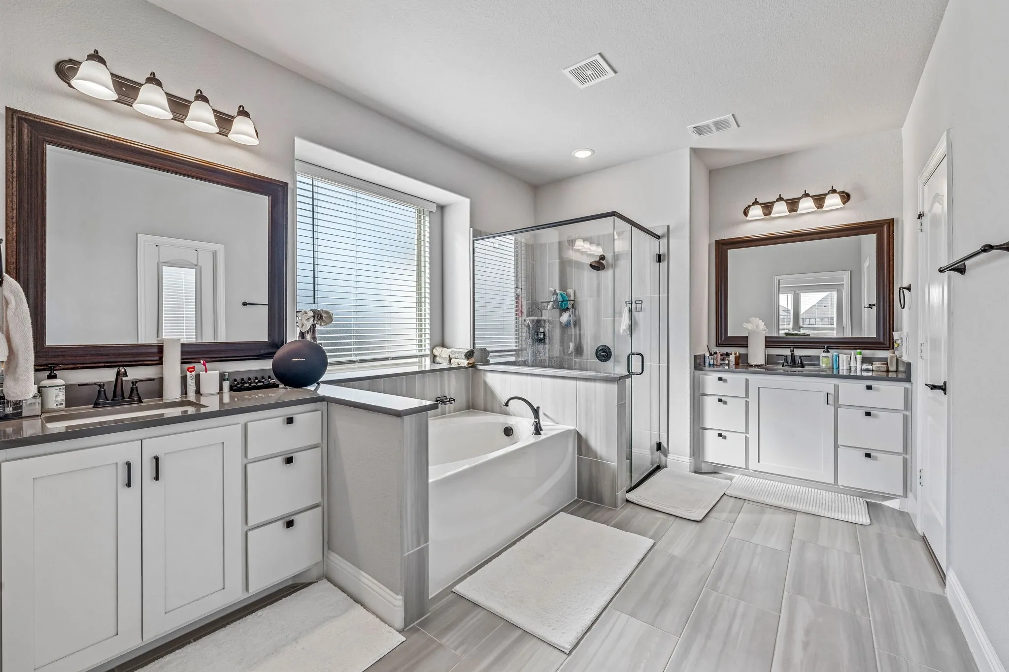 Single Family Residence For Sale in Johnson County , 12604 Eagles Bluff, Godley, Texas 76044, 4 Bedroom, 4 Bathroom, 3 Garage spaces, 3,441 Sqft, built in 2022, mls#21092405, Real Estate Agent in Godley, Homes For Sale in Johnson county, Homes For Sale in Godley, Realtor in Godley Texas, Real Estate Brokerage Independent Realty Texas, Luminita Cordes Realtor