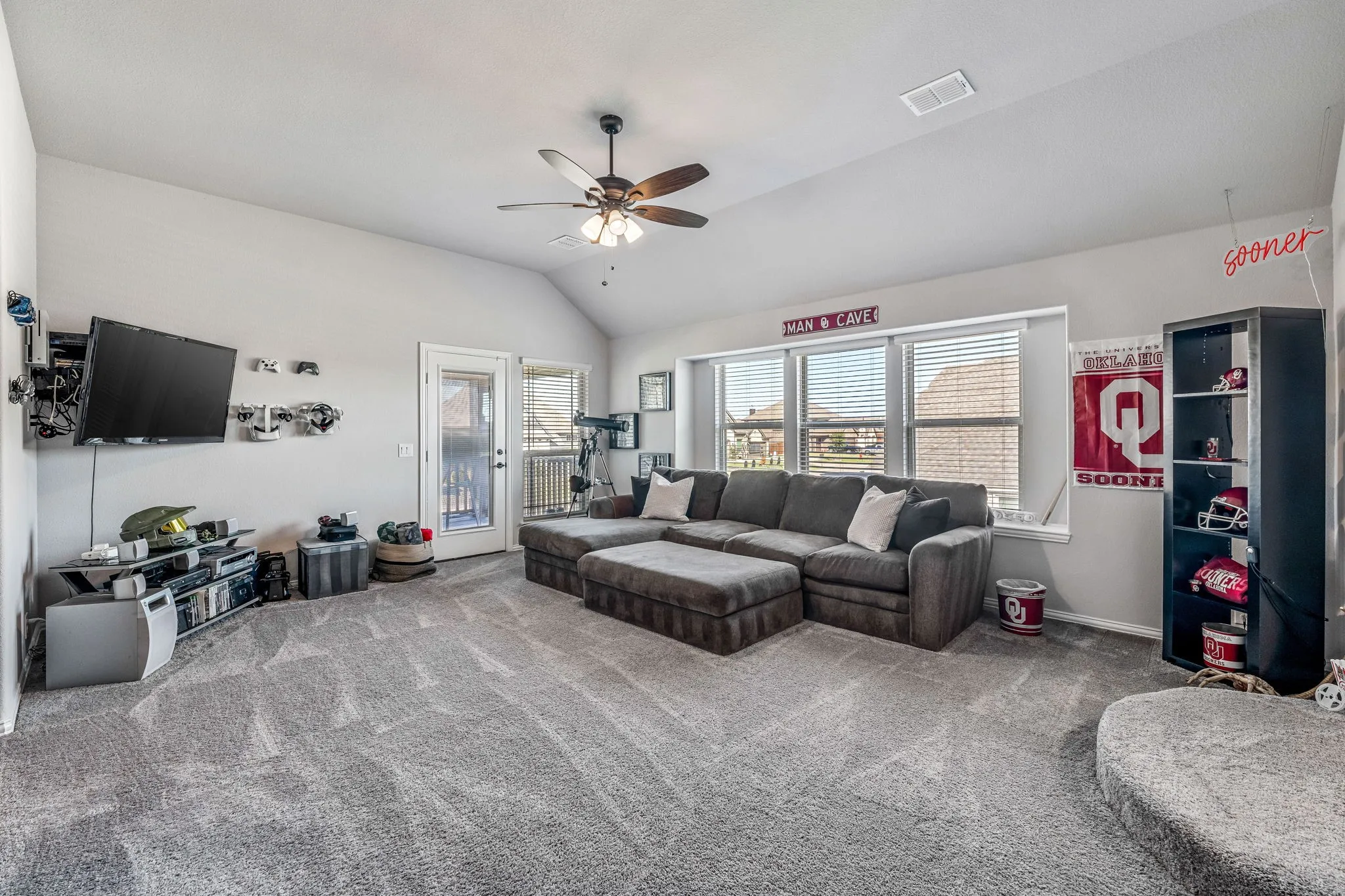 Single Family Residence For Sale in Johnson County , 12604 Eagles Bluff, Godley, Texas 76044, 4 Bedroom, 4 Bathroom, 3 Garage spaces, 3,441 Sqft, built in 2022, mls#21092405, Real Estate Agent in Godley, Homes For Sale in Johnson county, Homes For Sale in Godley, Realtor in Godley Texas, Real Estate Brokerage Independent Realty Texas, Luminita Cordes Realtor