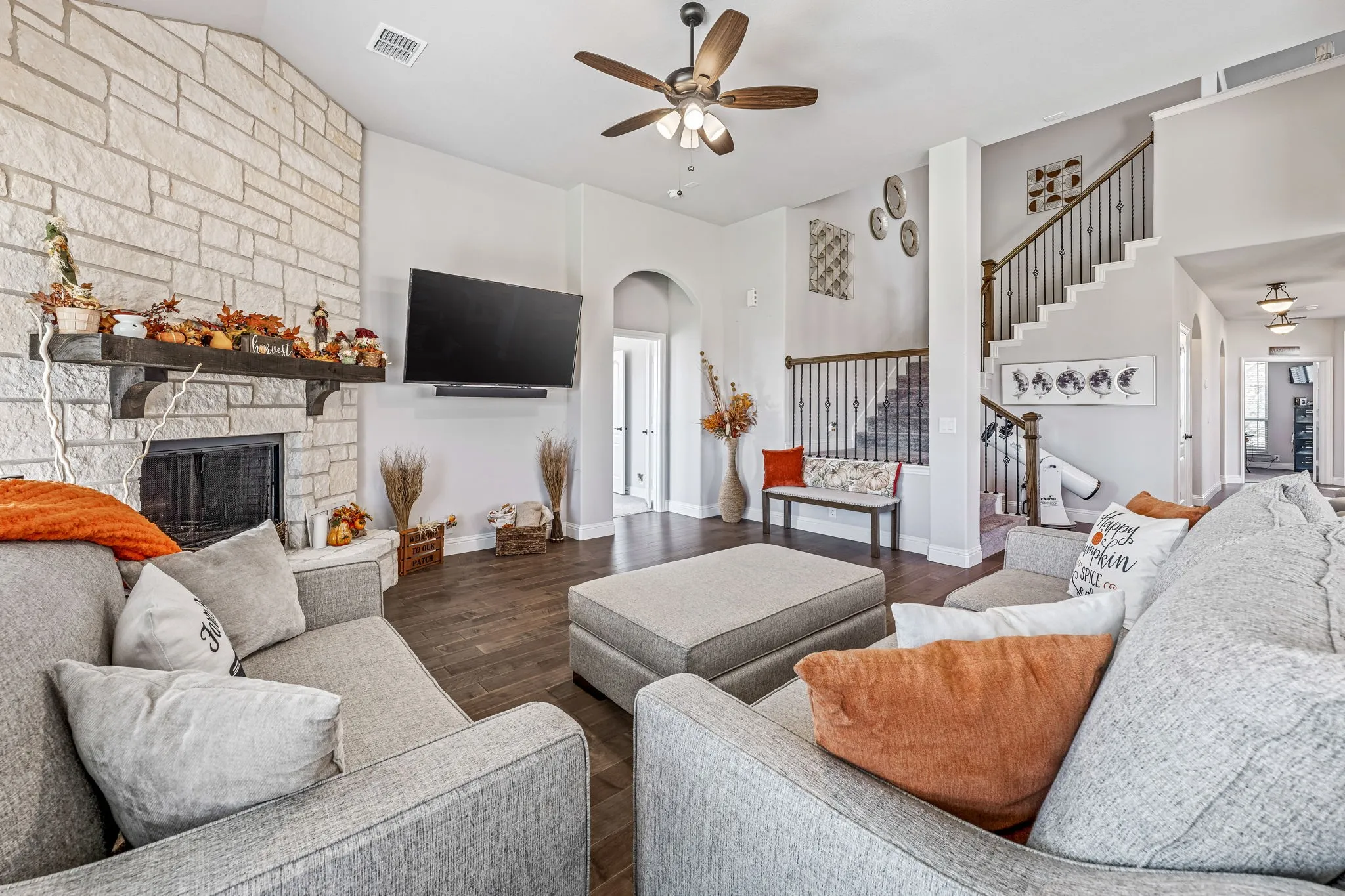 Single Family Residence For Sale in Johnson County , 12604 Eagles Bluff, Godley, Texas 76044, 4 Bedroom, 4 Bathroom, 3 Garage spaces, 3,441 Sqft, built in 2022, mls#21092405, Real Estate Agent in Godley, Homes For Sale in Johnson county, Homes For Sale in Godley, Realtor in Godley Texas, Real Estate Brokerage Independent Realty Texas, Luminita Cordes Realtor