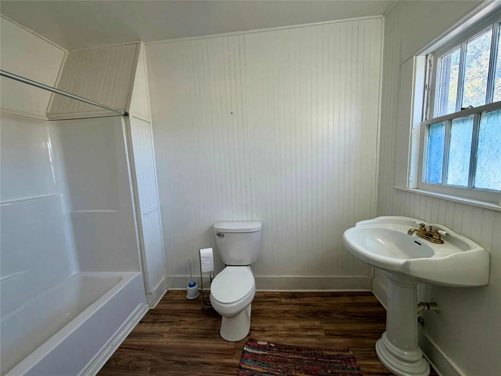 Single Family Residence For Sale in Hardeman County , 600 Mercer Street, Quanah, Texas 79252, 5 Bedroom, 3 Bathroom, 2 Garage spaces, 3,570 Sqft, built in 1902, mls#21093207, Real Estate Agent in Quanah, Homes For Sale in Hardeman county, Homes For Sale in Quanah, Realtor in Quanah Texas, Real Estate Brokerage Independent Realty Texas, Luminita Cordes Realtor