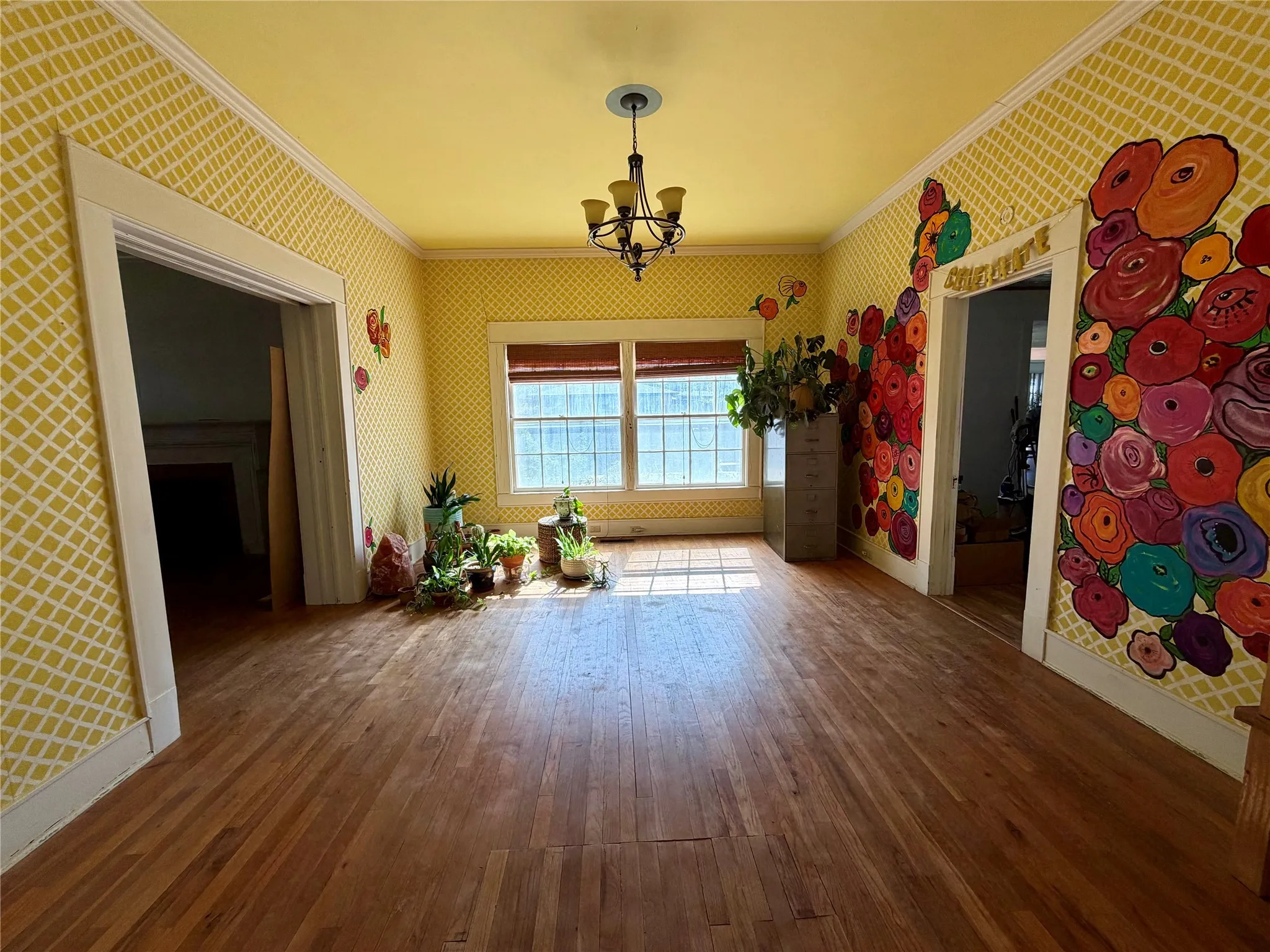 Single Family Residence For Sale in Hardeman County , 600 Mercer Street, Quanah, Texas 79252, 5 Bedroom, 3 Bathroom, 2 Garage spaces, 3,570 Sqft, built in 1902, mls#21093207, Real Estate Agent in Quanah, Homes For Sale in Hardeman county, Homes For Sale in Quanah, Realtor in Quanah Texas, Real Estate Brokerage Independent Realty Texas, Luminita Cordes Realtor