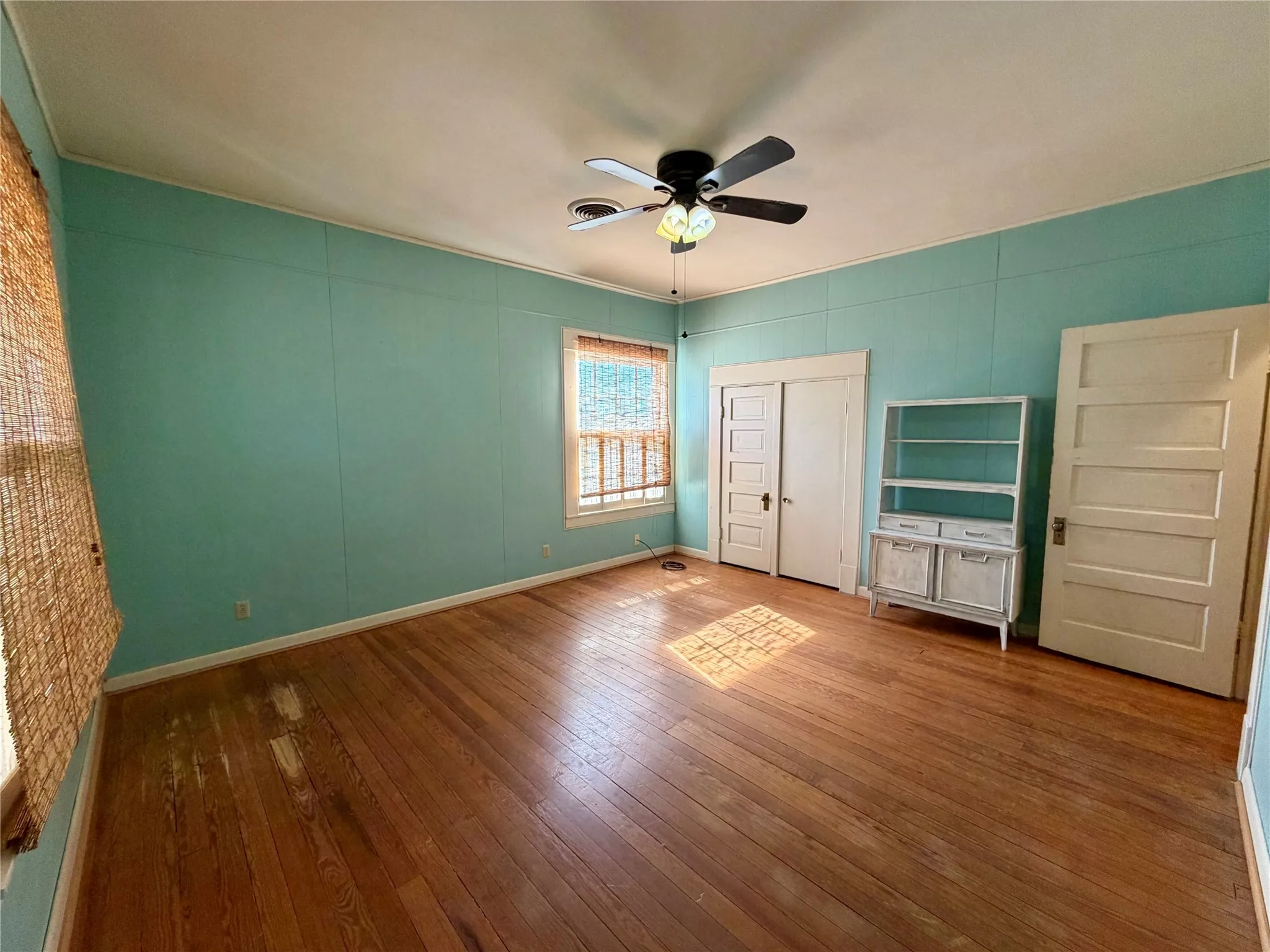 Single Family Residence For Sale in Hardeman County , 600 Mercer Street, Quanah, Texas 79252, 5 Bedroom, 3 Bathroom, 2 Garage spaces, 3,570 Sqft, built in 1902, mls#21093207, Real Estate Agent in Quanah, Homes For Sale in Hardeman county, Homes For Sale in Quanah, Realtor in Quanah Texas, Real Estate Brokerage Independent Realty Texas, Luminita Cordes Realtor