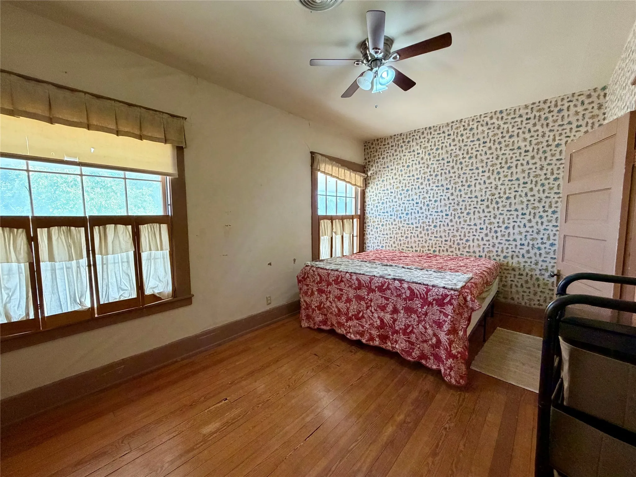 Single Family Residence For Sale in Hardeman County , 600 Mercer Street, Quanah, Texas 79252, 5 Bedroom, 3 Bathroom, 2 Garage spaces, 3,570 Sqft, built in 1902, mls#21093207, Real Estate Agent in Quanah, Homes For Sale in Hardeman county, Homes For Sale in Quanah, Realtor in Quanah Texas, Real Estate Brokerage Independent Realty Texas, Luminita Cordes Realtor