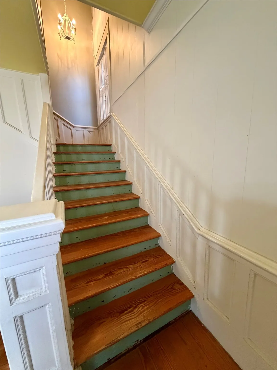 Single Family Residence For Sale in Hardeman County , 600 Mercer Street, Quanah, Texas 79252, 5 Bedroom, 3 Bathroom, 2 Garage spaces, 3,570 Sqft, built in 1902, mls#21093207, Real Estate Agent in Quanah, Homes For Sale in Hardeman county, Homes For Sale in Quanah, Realtor in Quanah Texas, Real Estate Brokerage Independent Realty Texas, Luminita Cordes Realtor