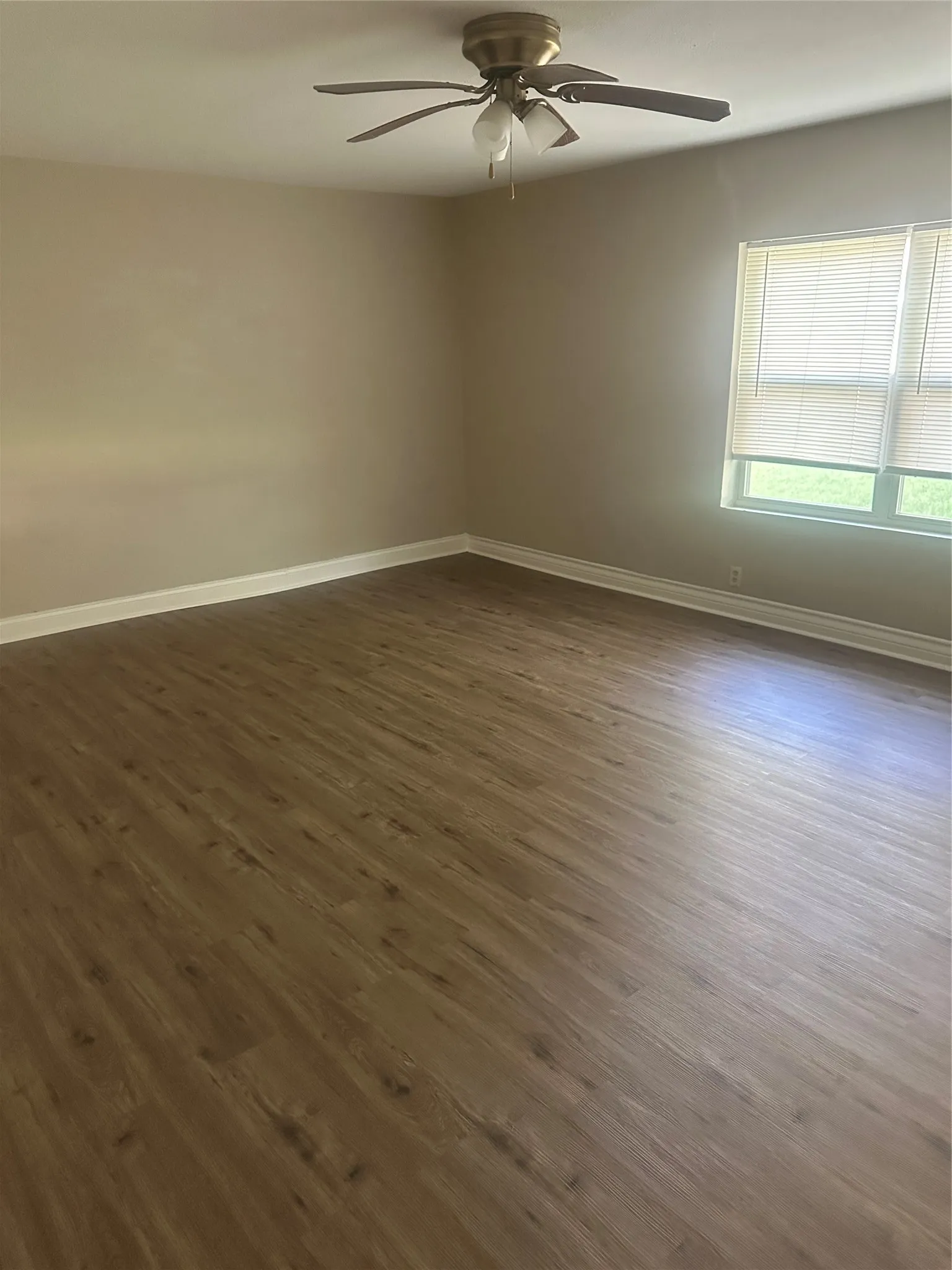 Single Family Residence For Rent in Montague County , 701 Hulme Street, Bowie, Texas 76230, 4 Bedroom, 2 Bathroom, 2 Garage spaces, 2,212 Sqft, built in 1950, mls#21093260, Real Estate Agent in Bowie, Homes For Rent in Montague county, Homes For Rent in Bowie, Realtor in Bowie Texas, Real Estate Brokerage Independent Realty Texas, Luminita Cordes Realtor
