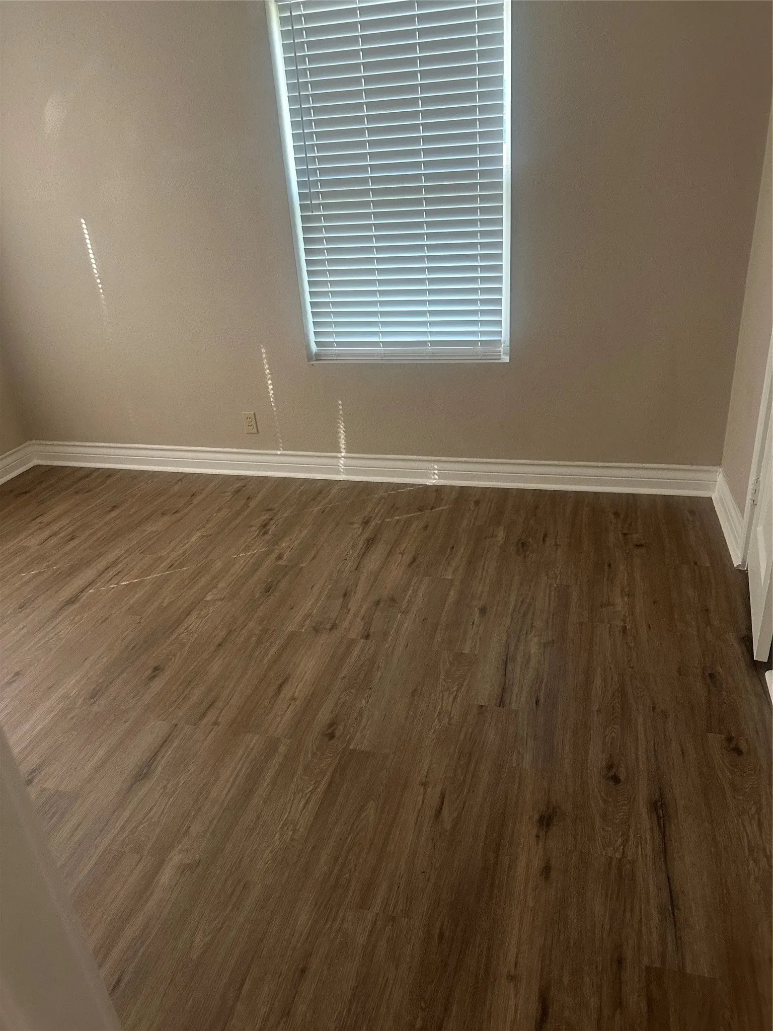 Single Family Residence For Rent in Montague County , 701 Hulme Street, Bowie, Texas 76230, 4 Bedroom, 2 Bathroom, 2 Garage spaces, 2,212 Sqft, built in 1950, mls#21093260, Real Estate Agent in Bowie, Homes For Rent in Montague county, Homes For Rent in Bowie, Realtor in Bowie Texas, Real Estate Brokerage Independent Realty Texas, Luminita Cordes Realtor