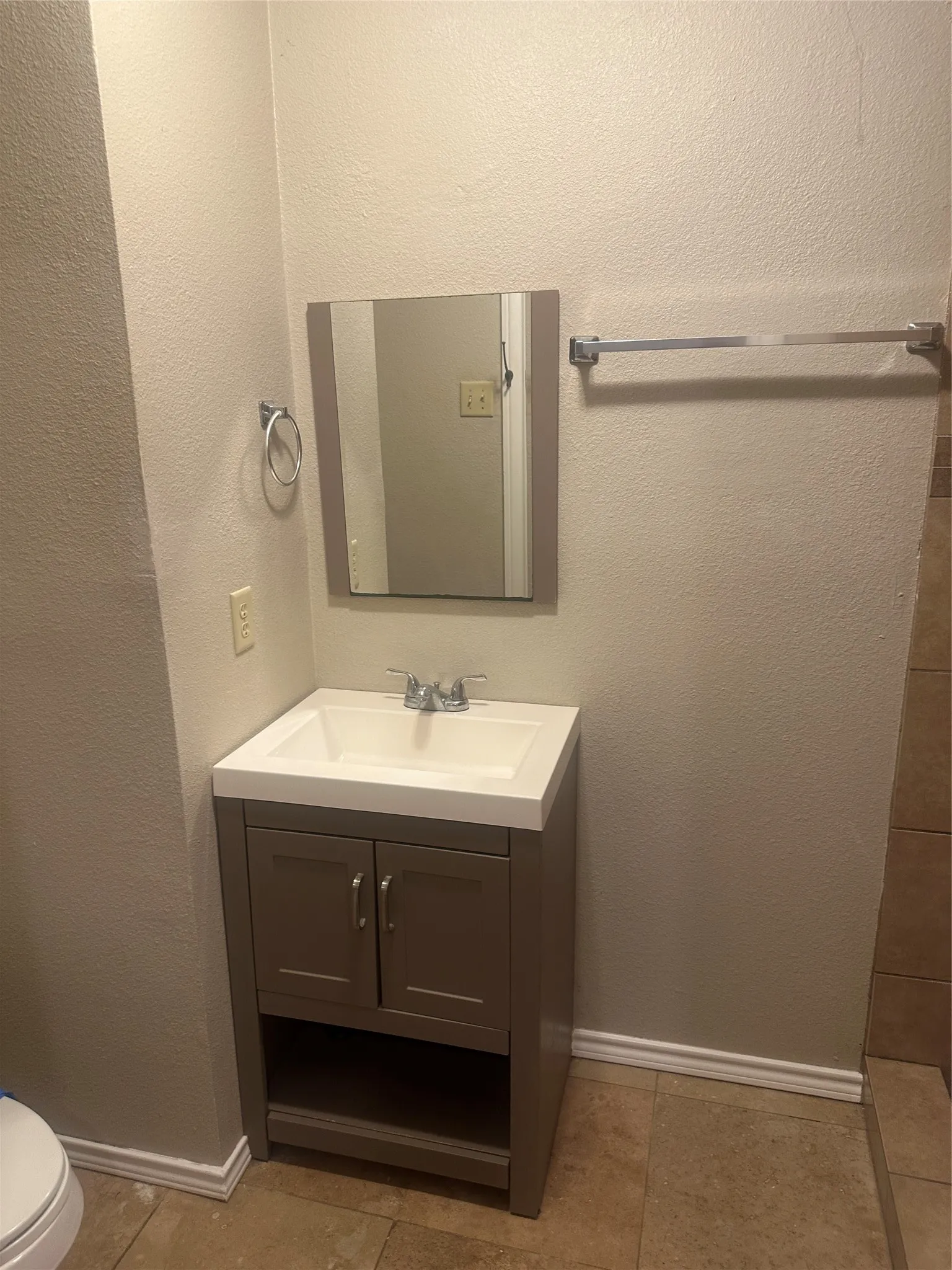 Single Family Residence For Rent in Montague County , 701 Hulme Street, Bowie, Texas 76230, 4 Bedroom, 2 Bathroom, 2 Garage spaces, 2,212 Sqft, built in 1950, mls#21093260, Real Estate Agent in Bowie, Homes For Rent in Montague county, Homes For Rent in Bowie, Realtor in Bowie Texas, Real Estate Brokerage Independent Realty Texas, Luminita Cordes Realtor