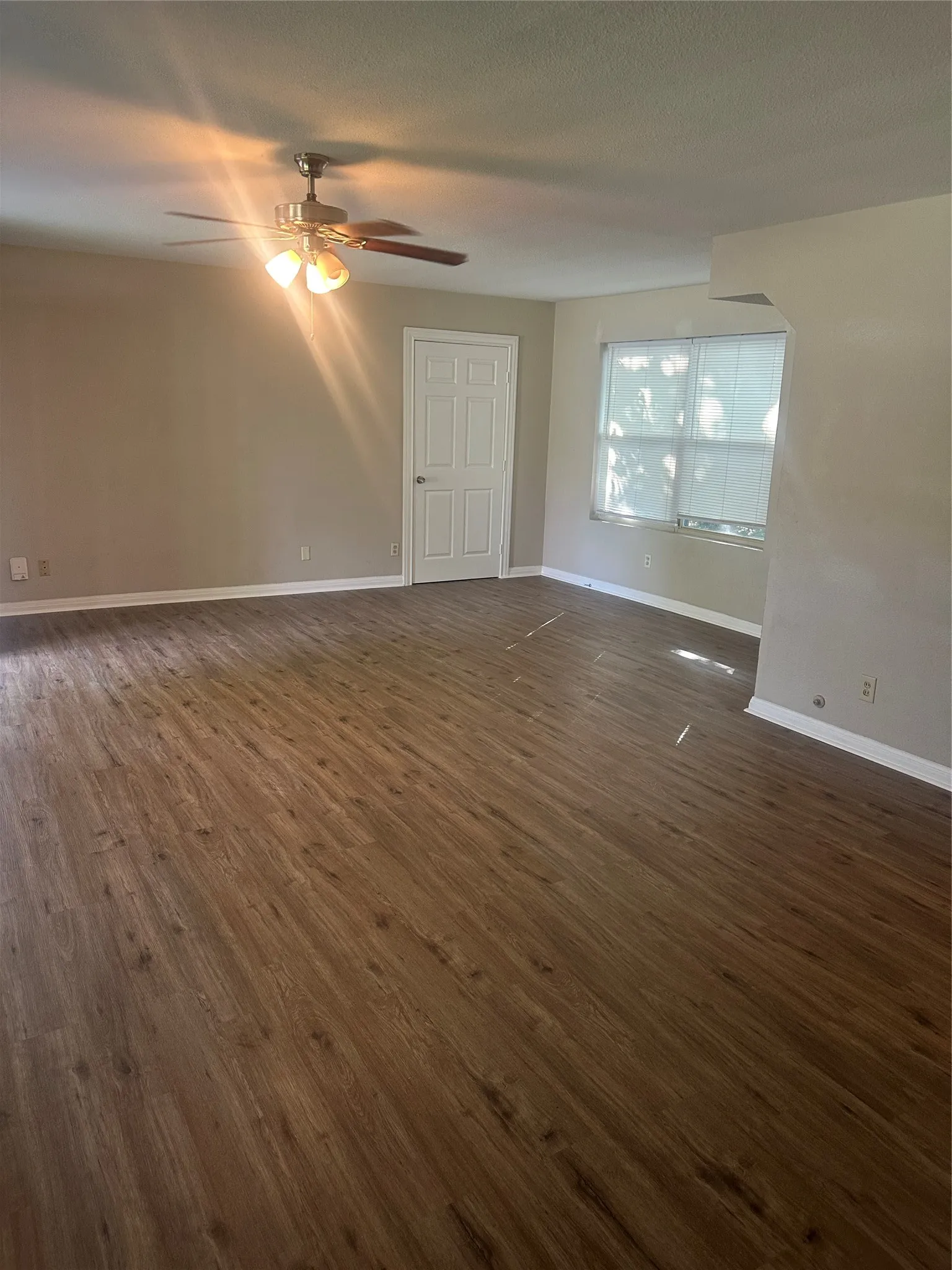 Single Family Residence For Rent in Montague County , 701 Hulme Street, Bowie, Texas 76230, 4 Bedroom, 2 Bathroom, 2 Garage spaces, 2,212 Sqft, built in 1950, mls#21093260, Real Estate Agent in Bowie, Homes For Rent in Montague county, Homes For Rent in Bowie, Realtor in Bowie Texas, Real Estate Brokerage Independent Realty Texas, Luminita Cordes Realtor