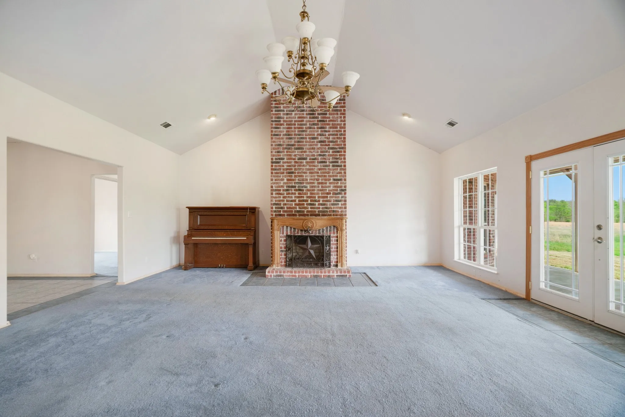 Farm For Sale in Hunt County , 6559 FM 2068, Commerce, Texas 75428, 3 Bedroom, 2 Bathroom, Garage spaces, 2,614 Sqft, built in 2007, mls#21093375, Real Estate Agent in Commerce, Homes For Sale in Hunt county, Homes For Sale in Commerce, Realtor in Commerce Texas, Real Estate Brokerage Independent Realty Texas, Luminita Cordes Realtor