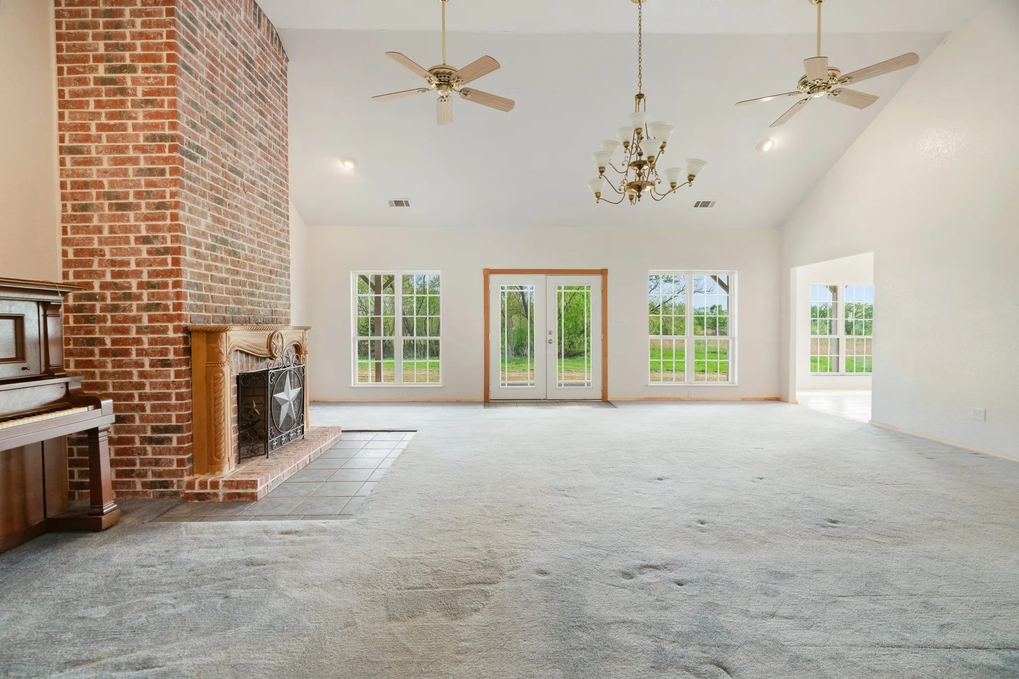 Farm For Sale in Hunt County , 6559 FM 2068, Commerce, Texas 75428, 3 Bedroom, 2 Bathroom, Garage spaces, 2,614 Sqft, built in 2007, mls#21093375, Real Estate Agent in Commerce, Homes For Sale in Hunt county, Homes For Sale in Commerce, Realtor in Commerce Texas, Real Estate Brokerage Independent Realty Texas, Luminita Cordes Realtor