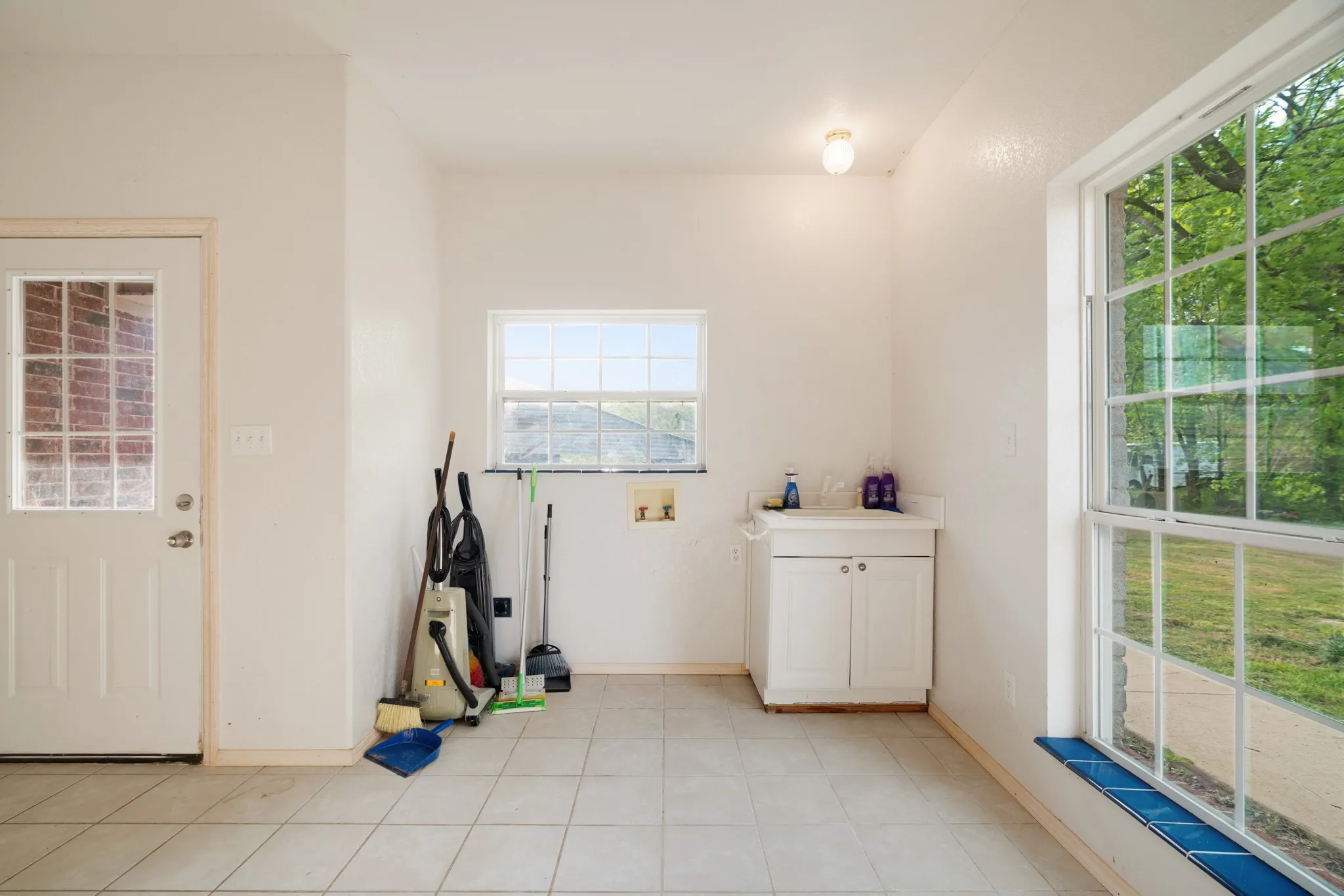 Farm For Sale in Hunt County , 6559 FM 2068, Commerce, Texas 75428, 3 Bedroom, 2 Bathroom, Garage spaces, 2,614 Sqft, built in 2007, mls#21093375, Real Estate Agent in Commerce, Homes For Sale in Hunt county, Homes For Sale in Commerce, Realtor in Commerce Texas, Real Estate Brokerage Independent Realty Texas, Luminita Cordes Realtor