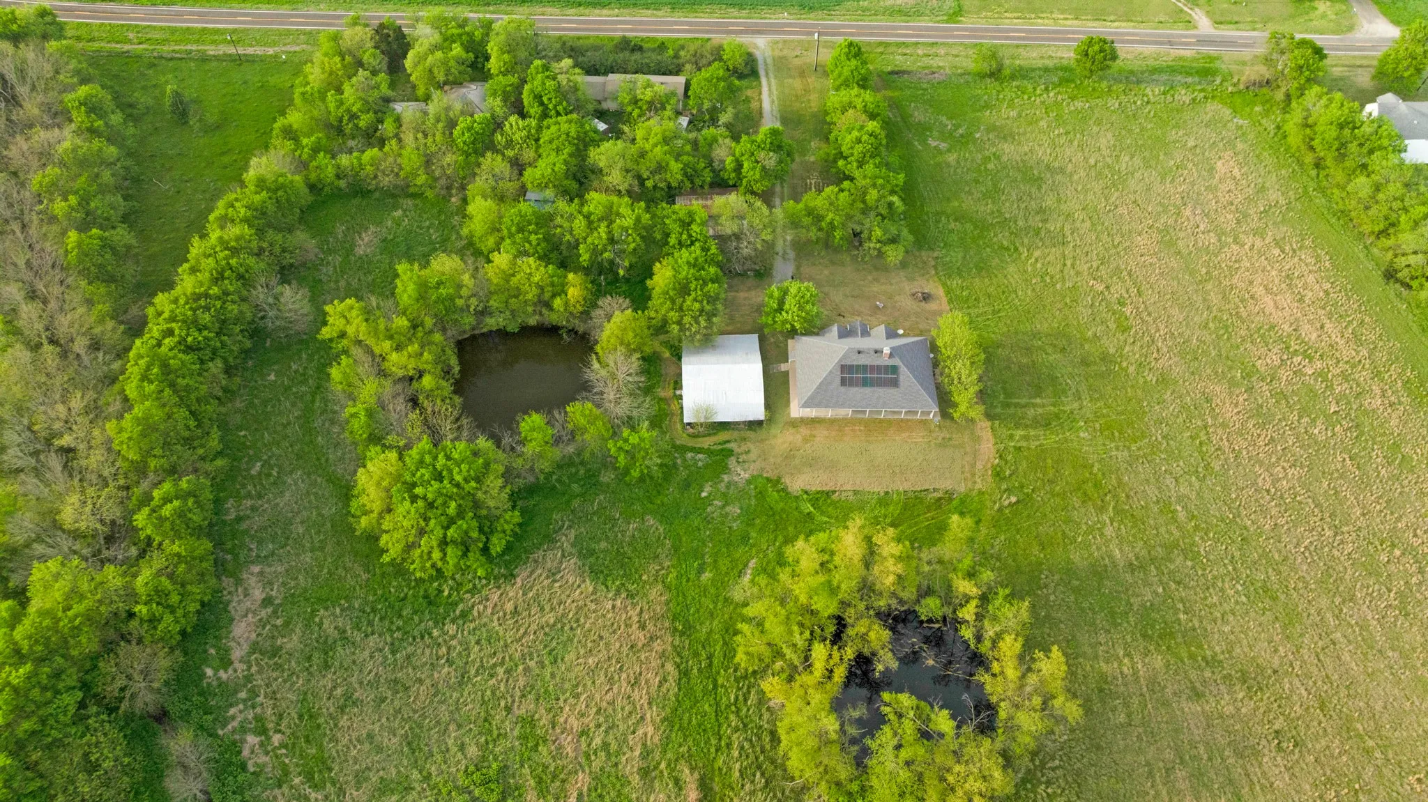 Farm For Sale in Hunt County , 6559 FM 2068, Commerce, Texas 75428, 3 Bedroom, 2 Bathroom, Garage spaces, 2,614 Sqft, built in 2007, mls#21093375, Real Estate Agent in Commerce, Homes For Sale in Hunt county, Homes For Sale in Commerce, Realtor in Commerce Texas, Real Estate Brokerage Independent Realty Texas, Luminita Cordes Realtor